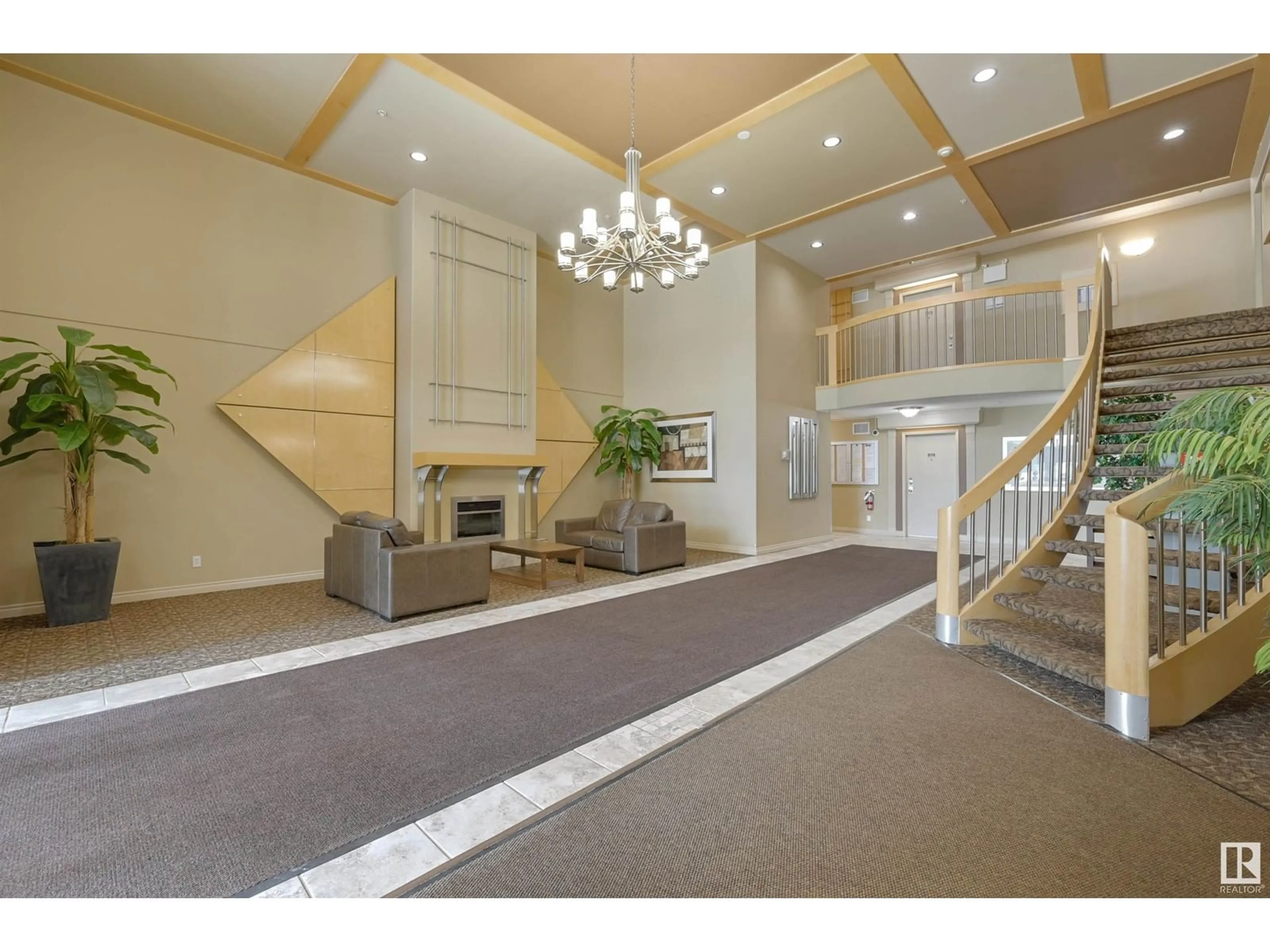 Indoor foyer for 310 - 10311 111 ST NW, Edmonton Alberta T5K2Y8