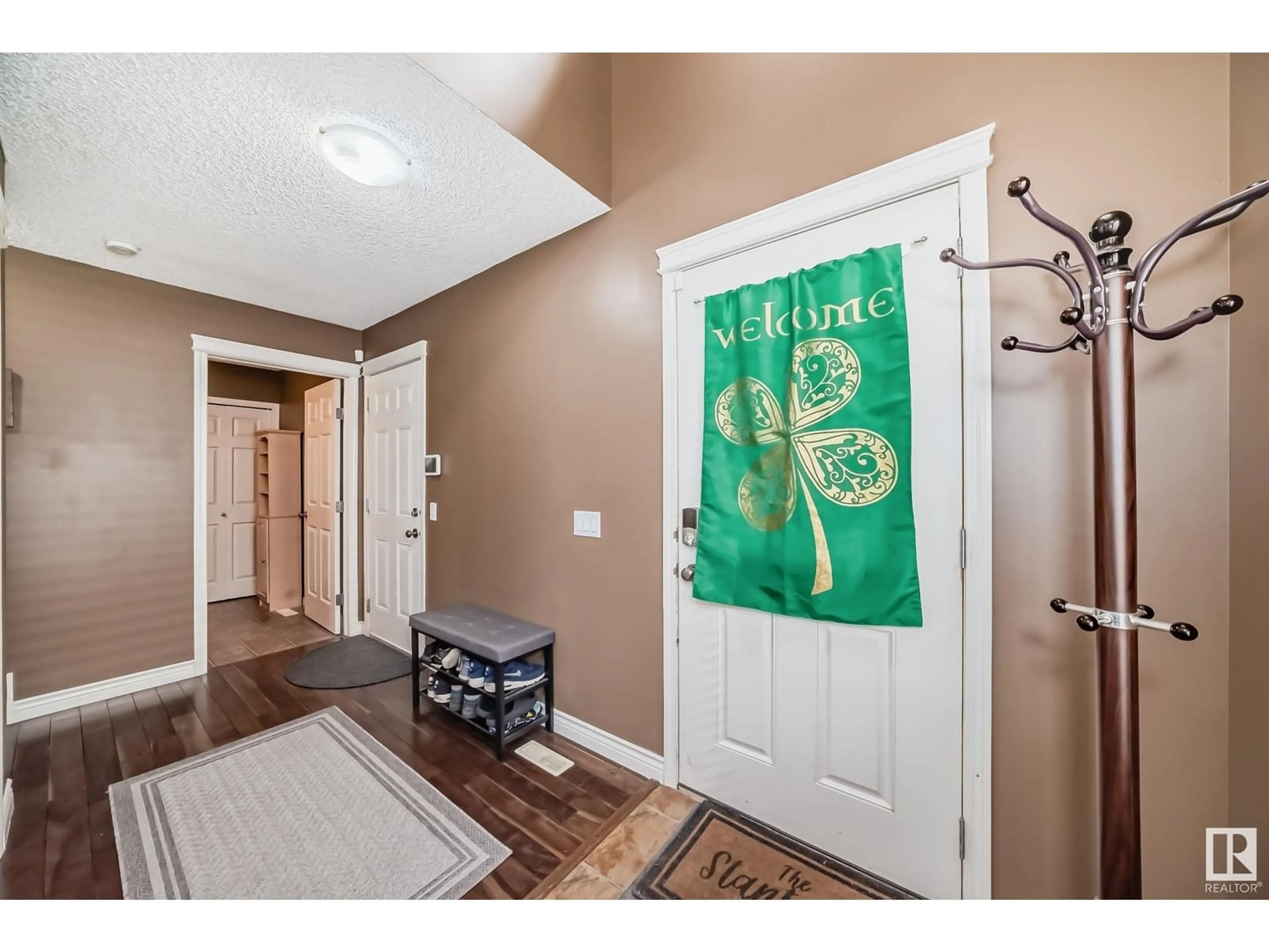 Indoor entryway for 348 ASCOTT CR, Sherwood Park Alberta T8H0A7