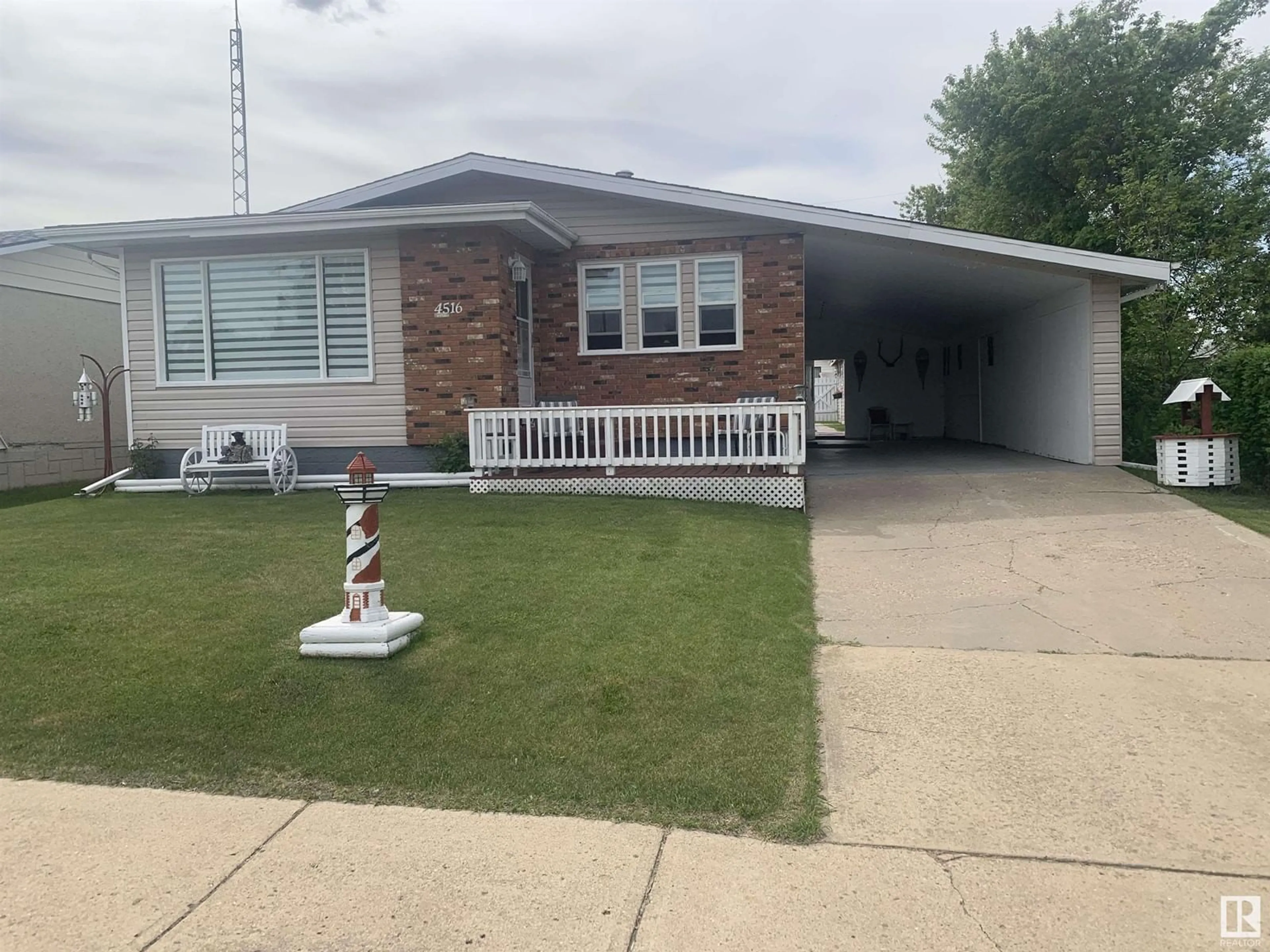 Home with vinyl exterior material, street for 4516 51 ST, Smoky Lake Town Alberta T0A3C0