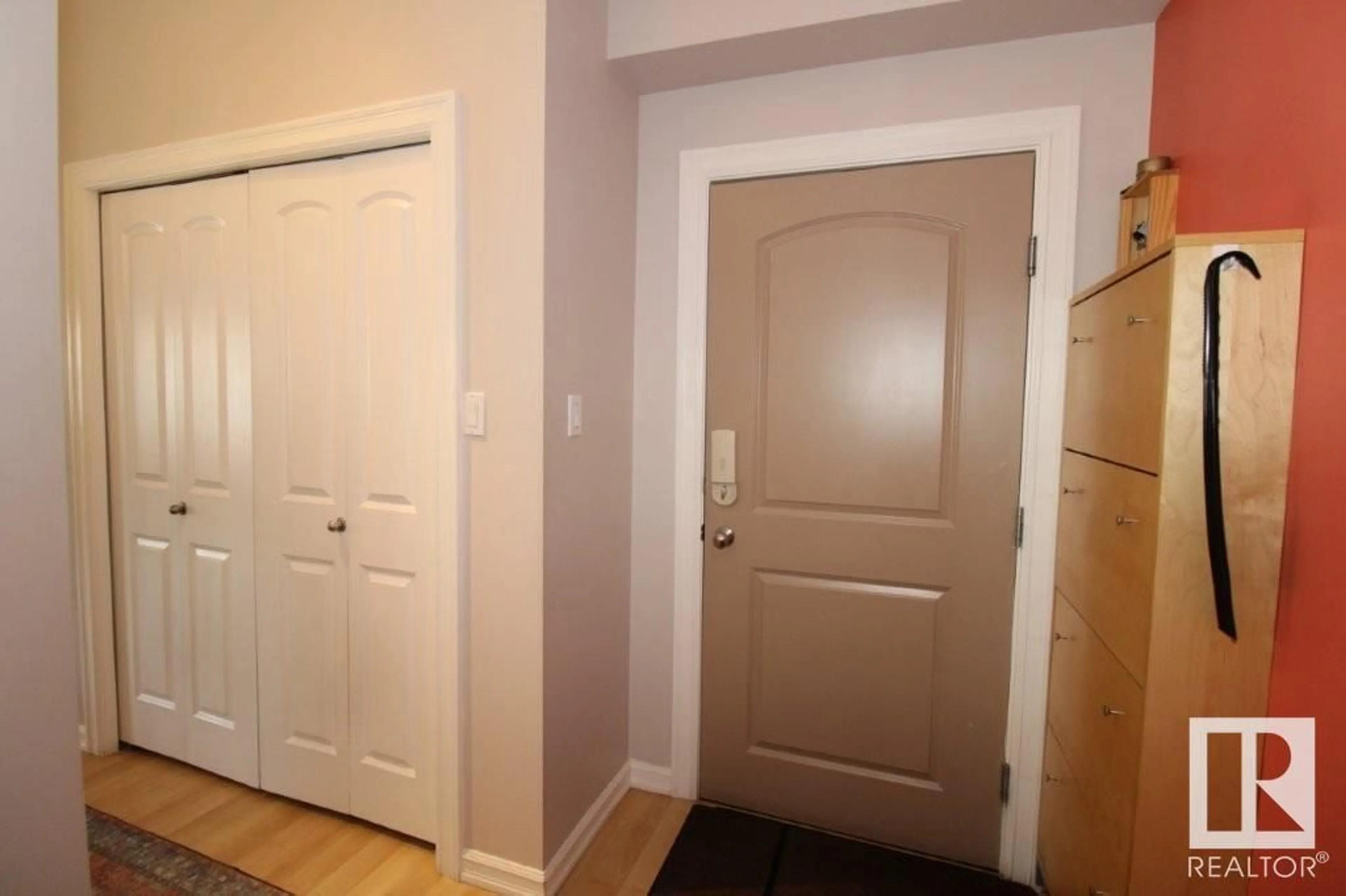 Indoor entryway for #103 - 10630 78 AV, Edmonton Alberta T6E1P5