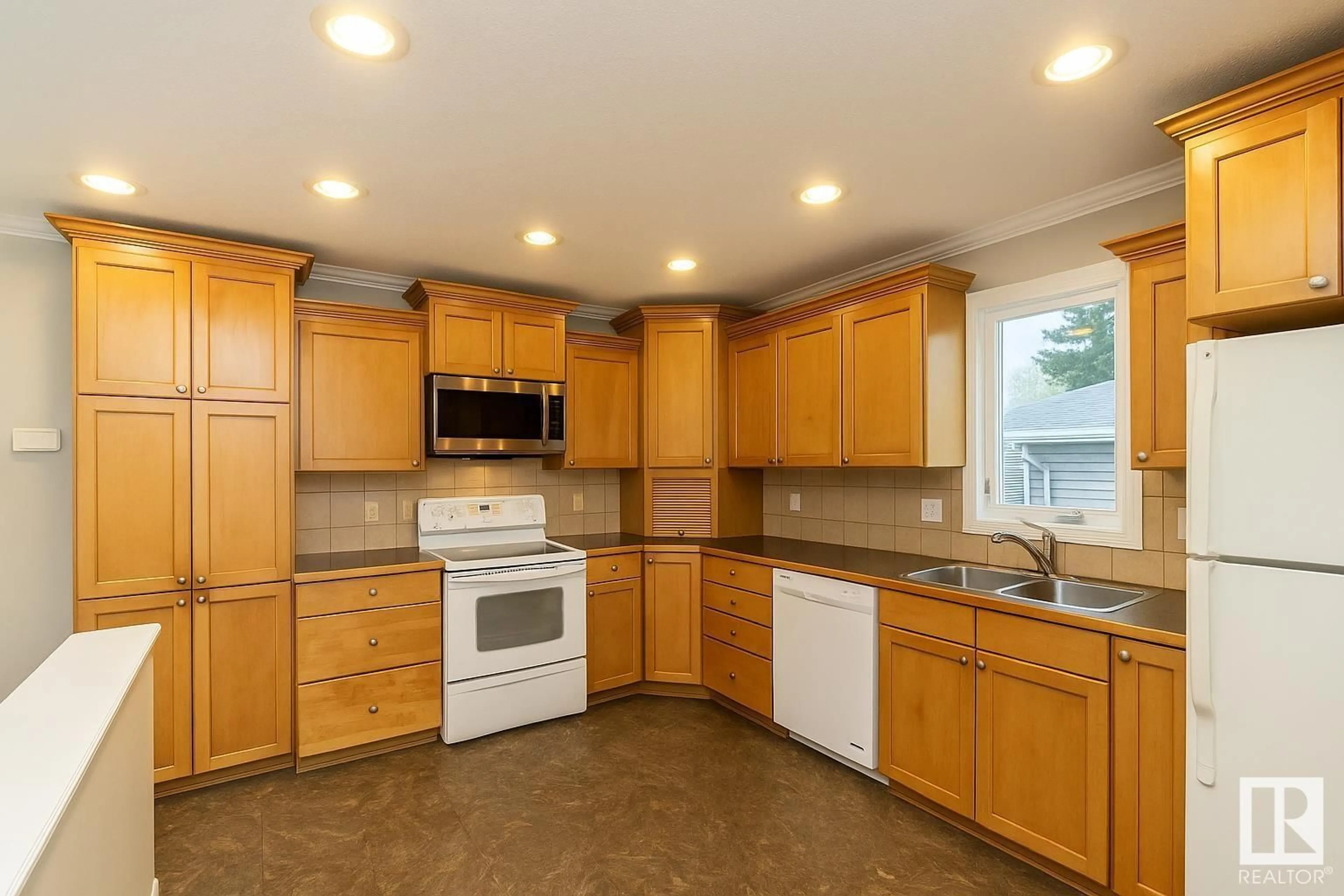 Standard kitchen, unknown for 9764 63 AV, Edmonton Alberta T6E0G6