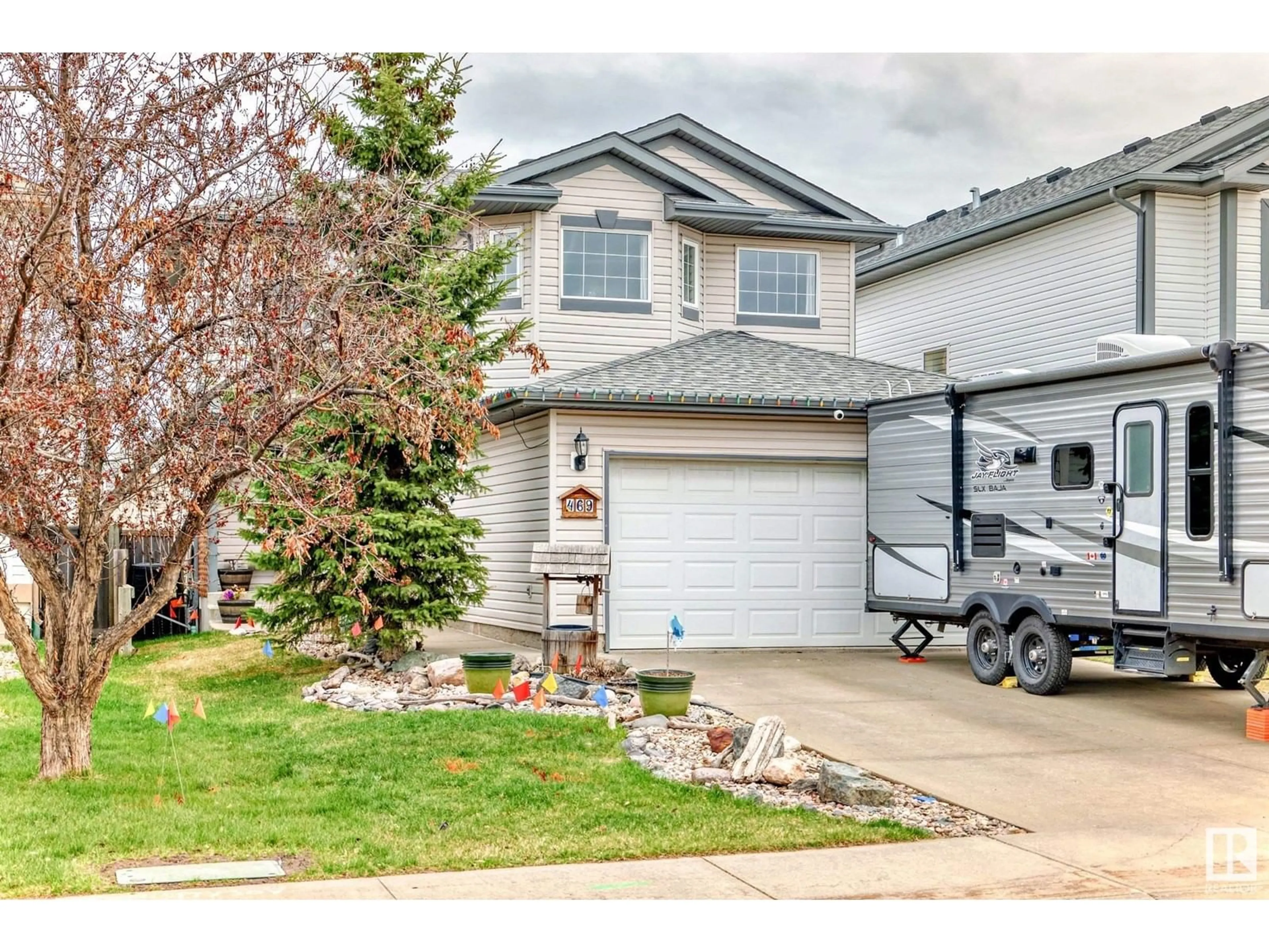 Home with vinyl exterior material, street for 469 FOXBORO WY, Sherwood Park Alberta T8A6K5