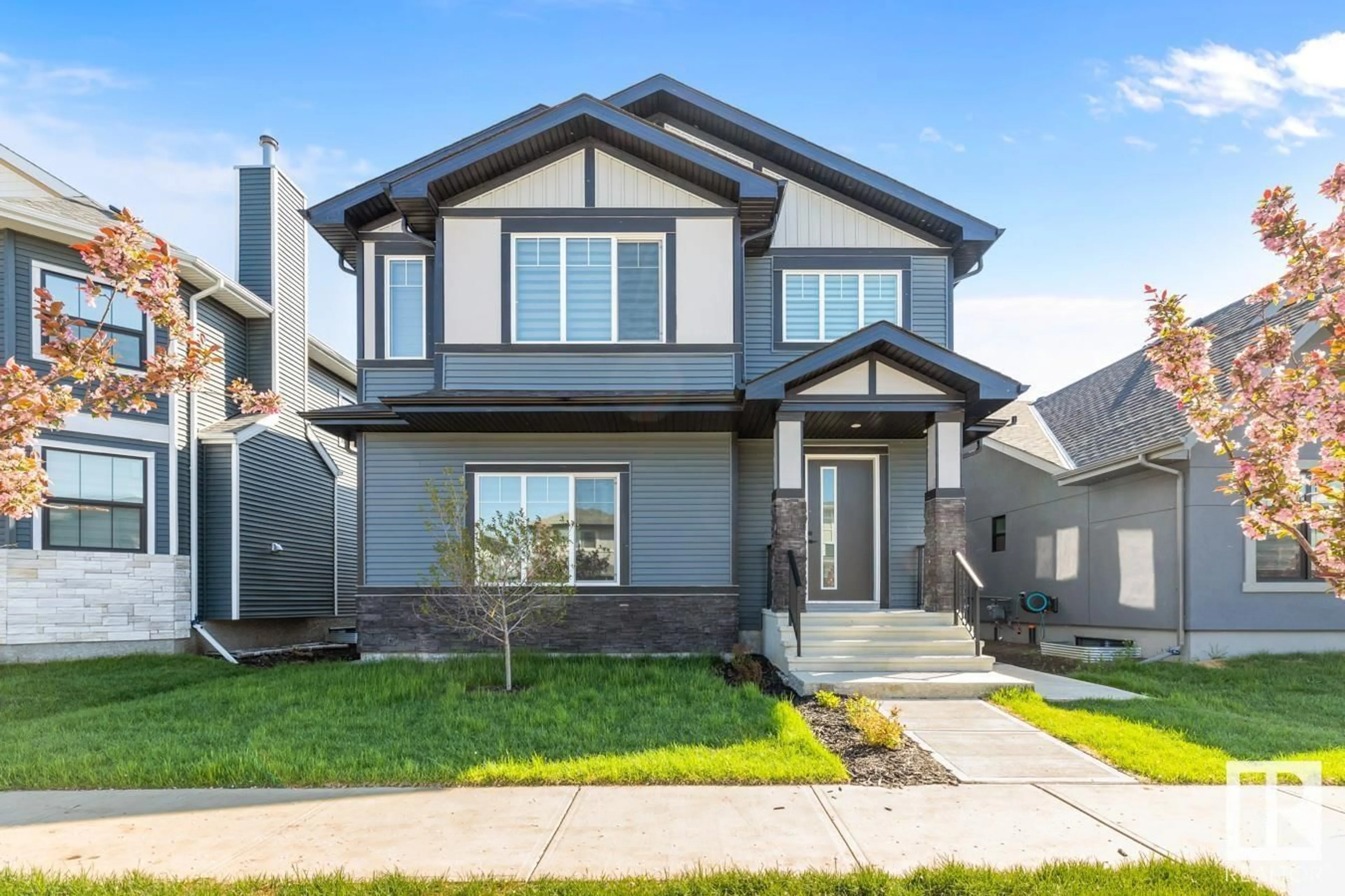 Home with vinyl exterior material, street for 4219 VETERANS WY, Edmonton Alberta T5E6W7