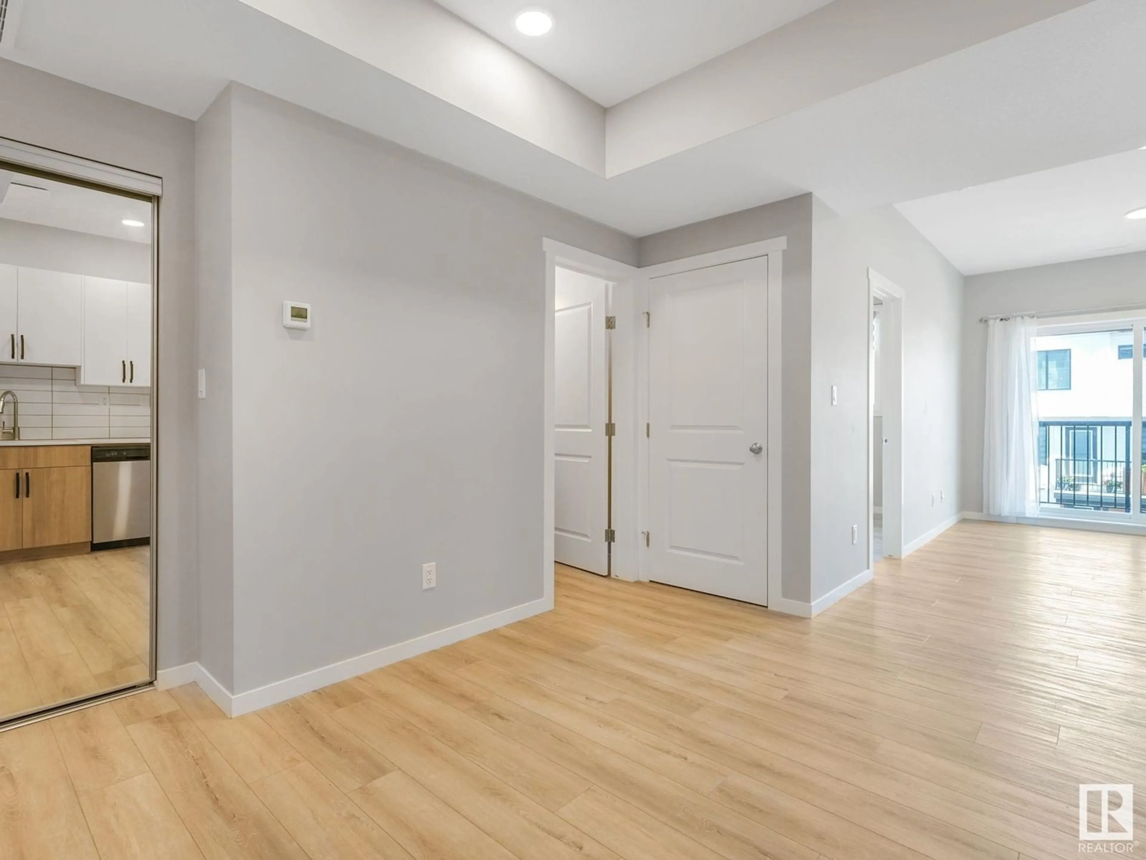 Indoor entryway for 202 - 856 SECORD BV, Edmonton Alberta T5T7R9