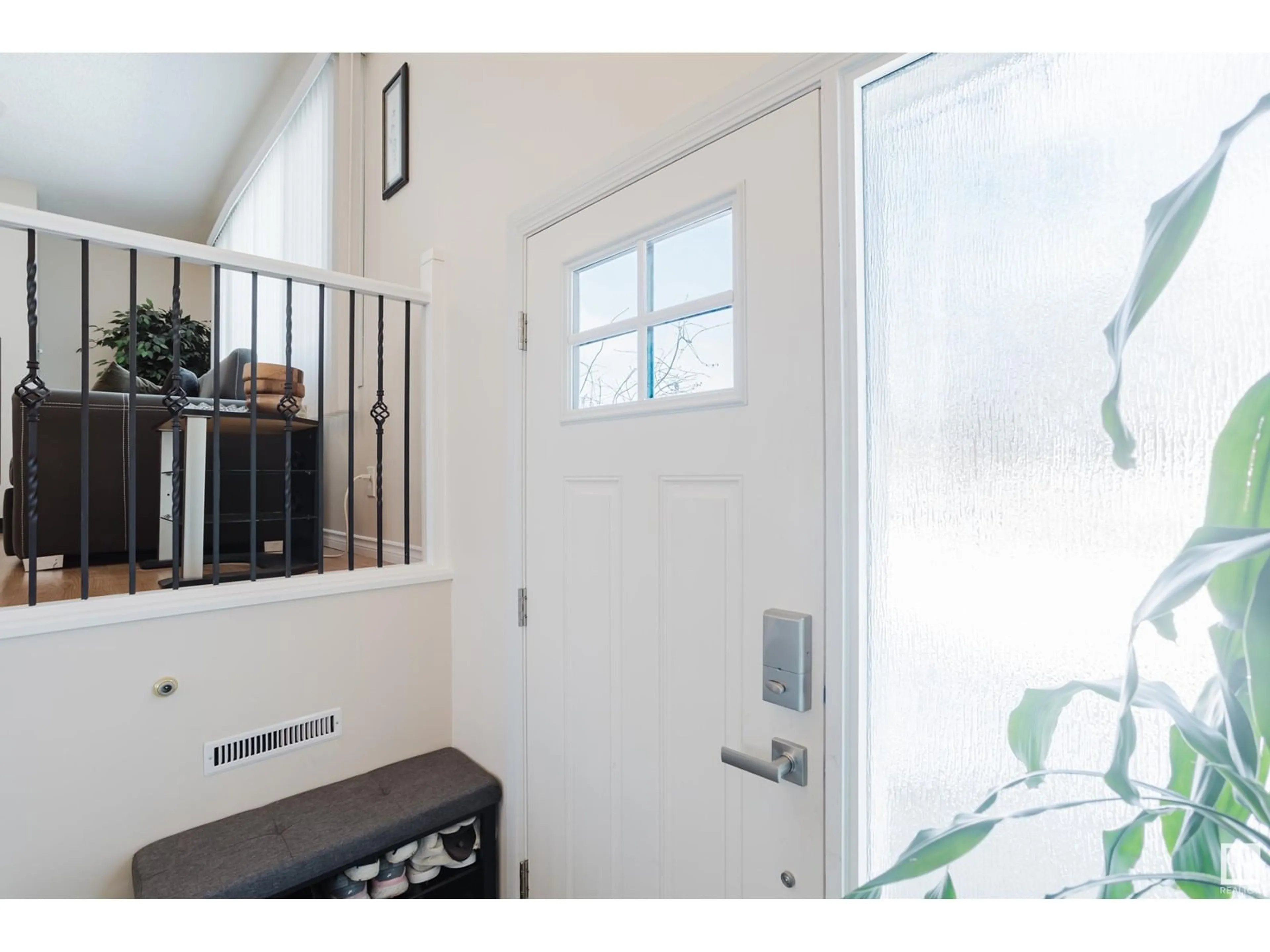 Indoor entryway for NW - 9539 133 AV, Edmonton Alberta T5E1C7