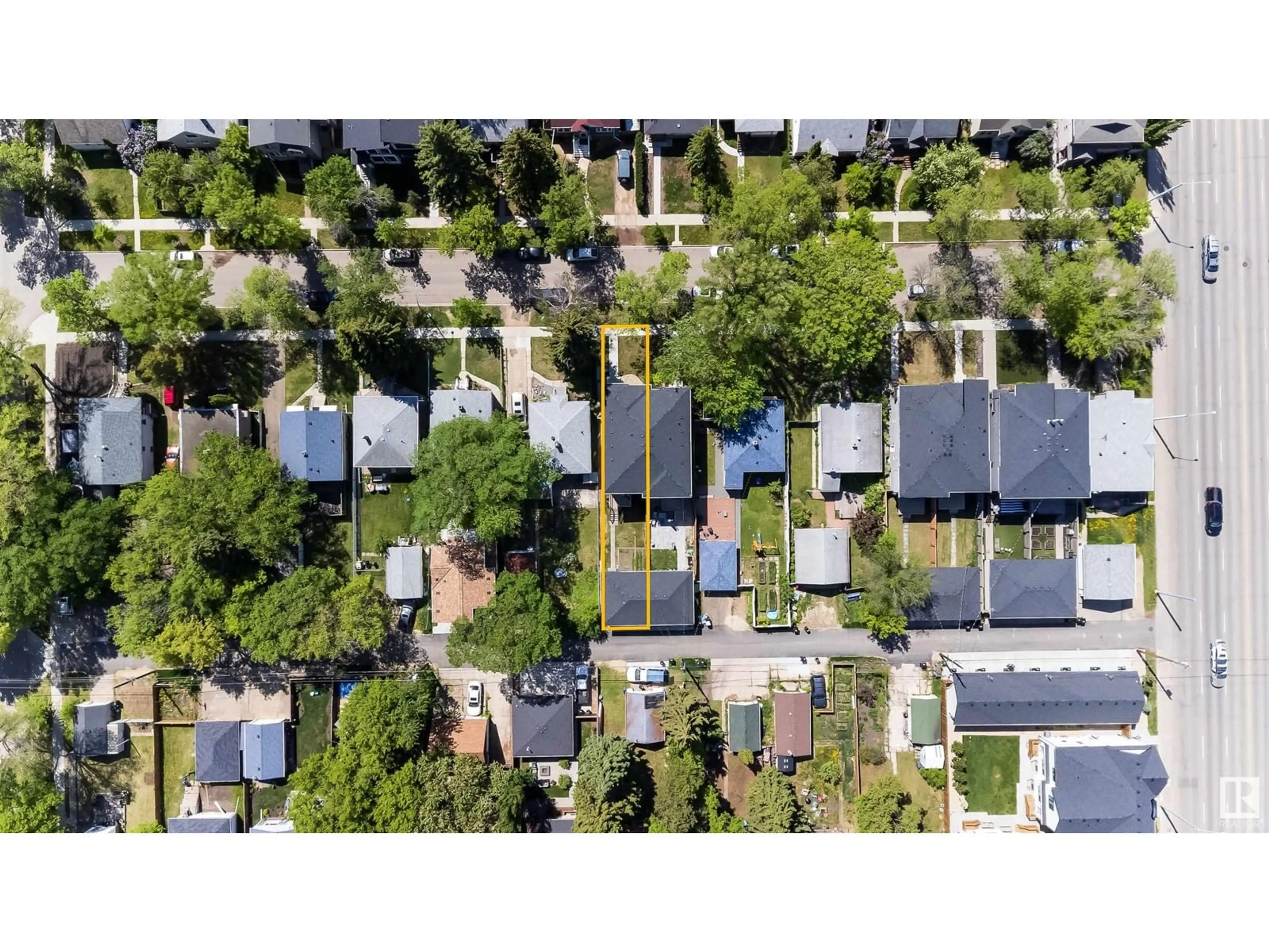 A pic from outside/outdoor area/front of a property/back of a property/a pic from drone, street for NW - 10822 66 AV, Edmonton Alberta T6H1X9