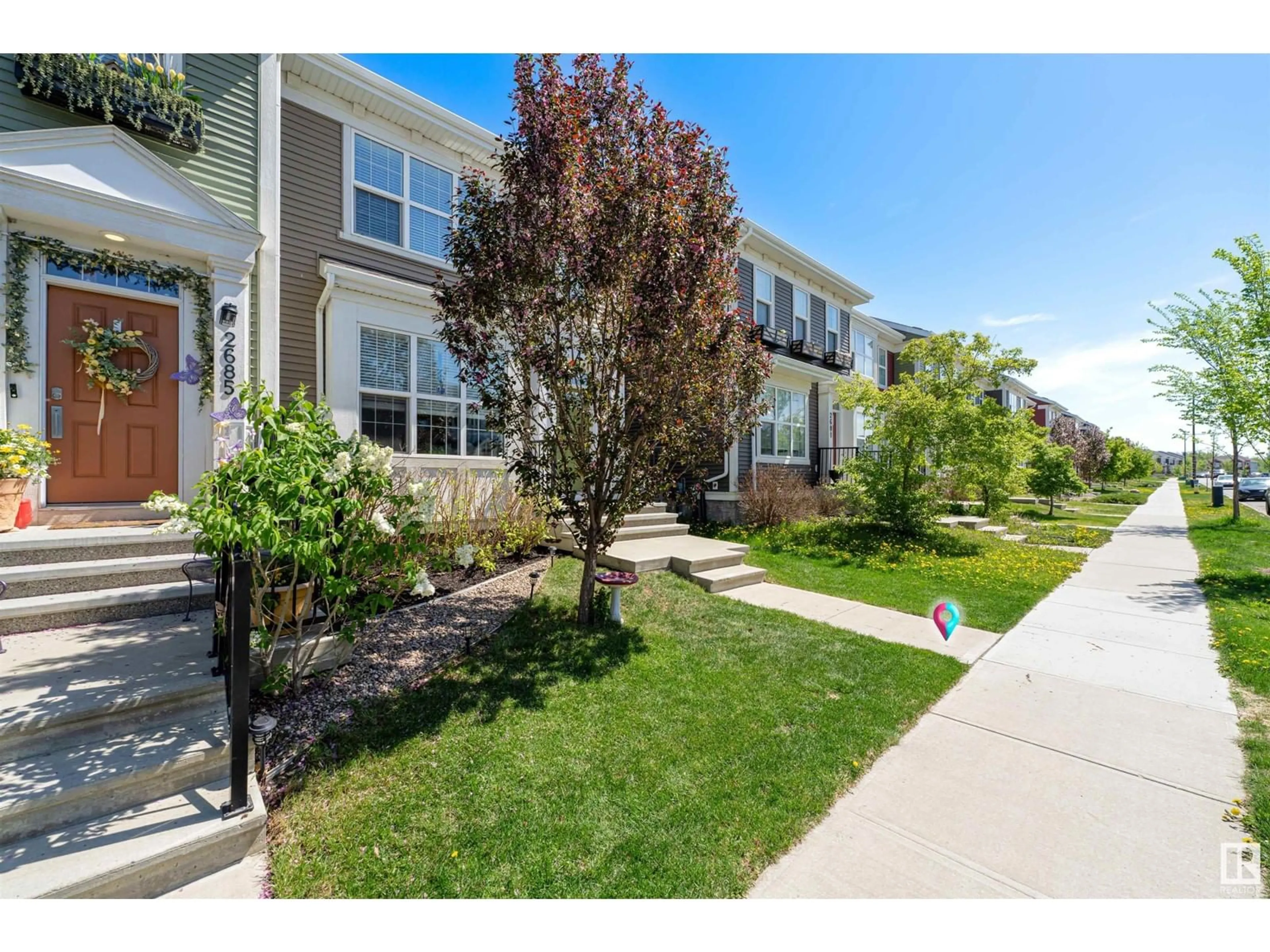 A pic from outside/outdoor area/front of a property/back of a property/a pic from drone, street for 2683 MAPLE WY, Edmonton Alberta T6T2C8