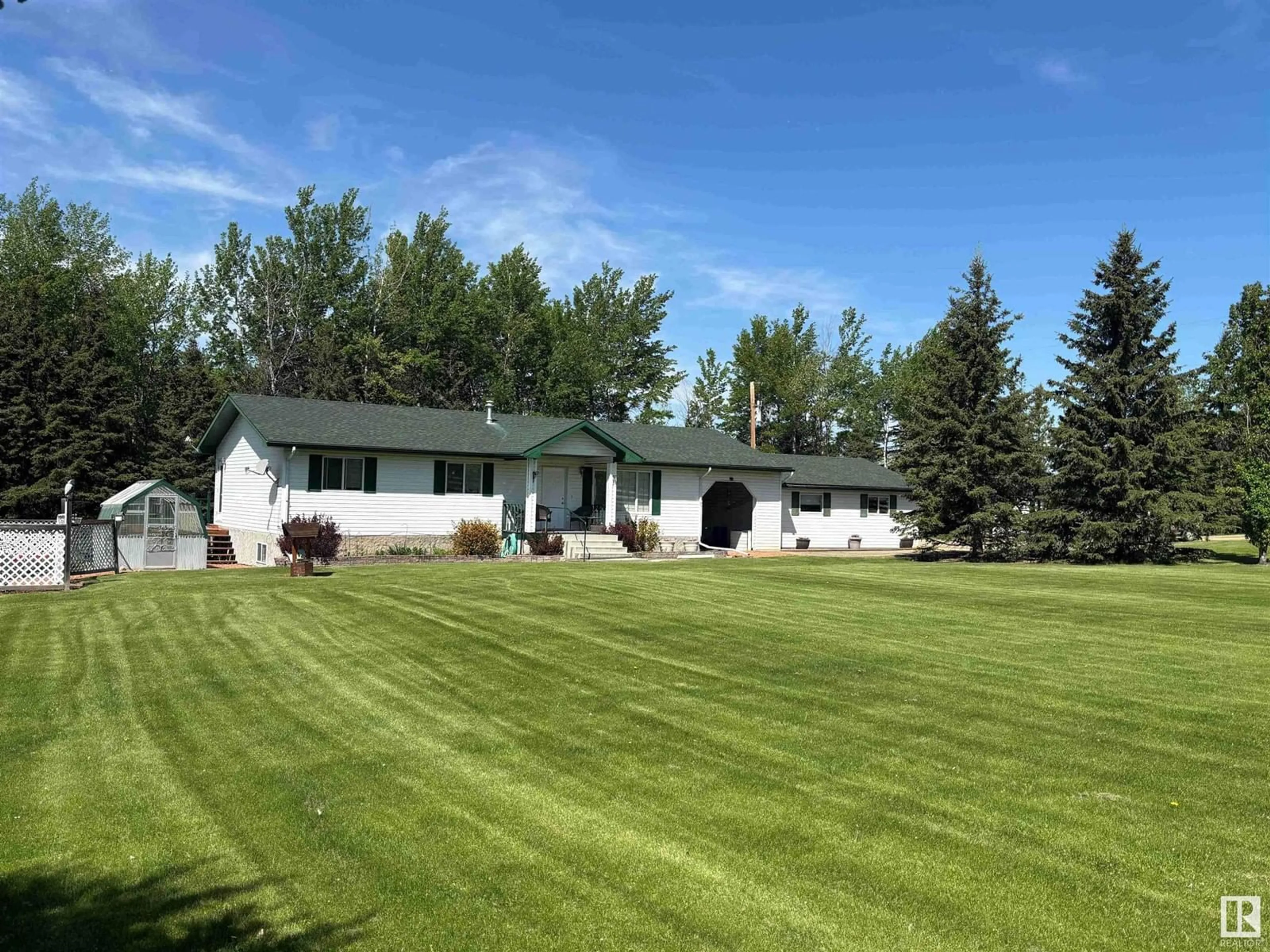 A pic from outside/outdoor area/front of a property/back of a property/a pic from drone, unknown for 470048 RGE ROAD 25, Rural Wetaskiwin County Alberta T0C2X0