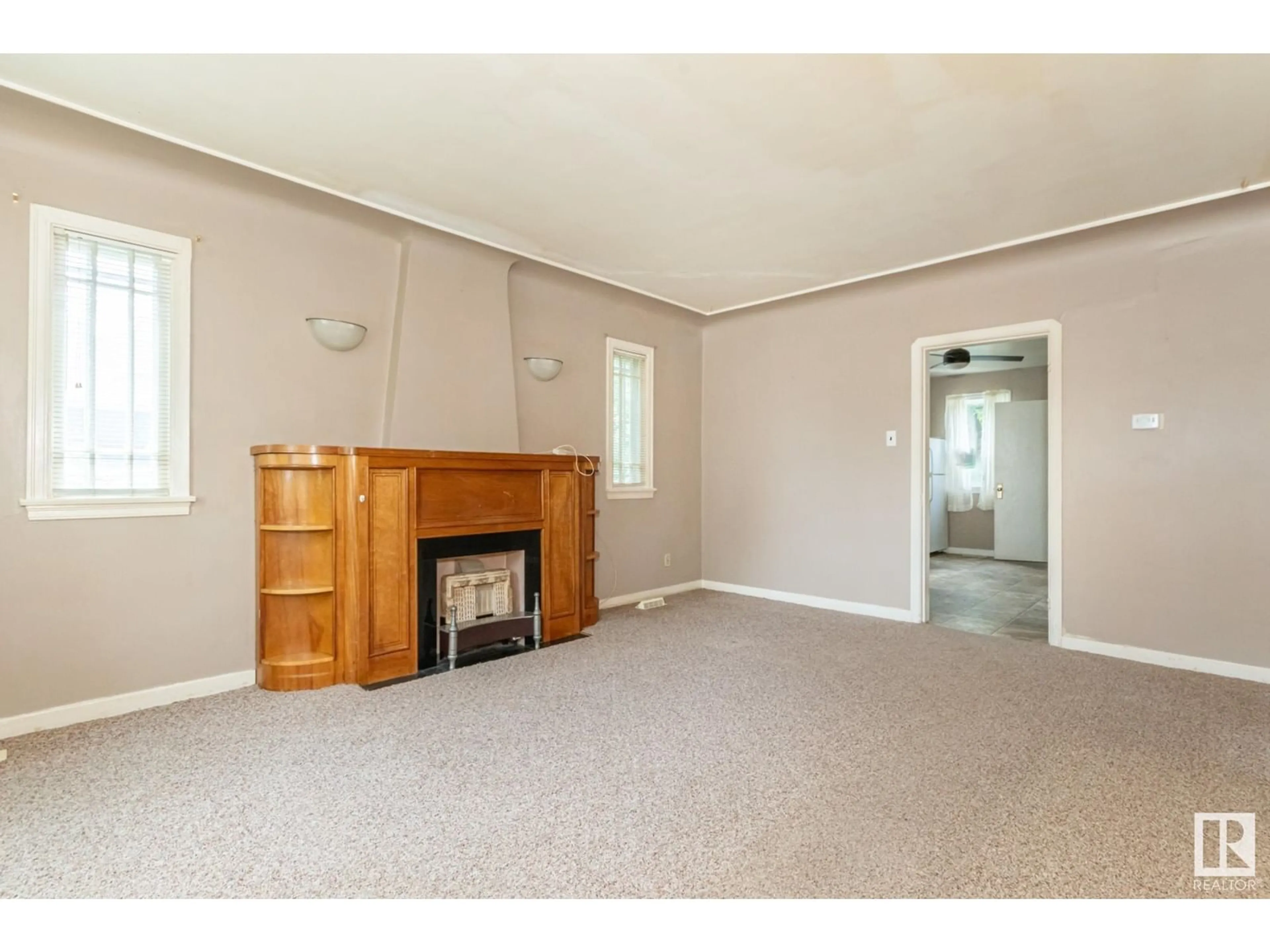 A pic of a room for NW - 11209 79 ST, Edmonton Alberta T5B2J7