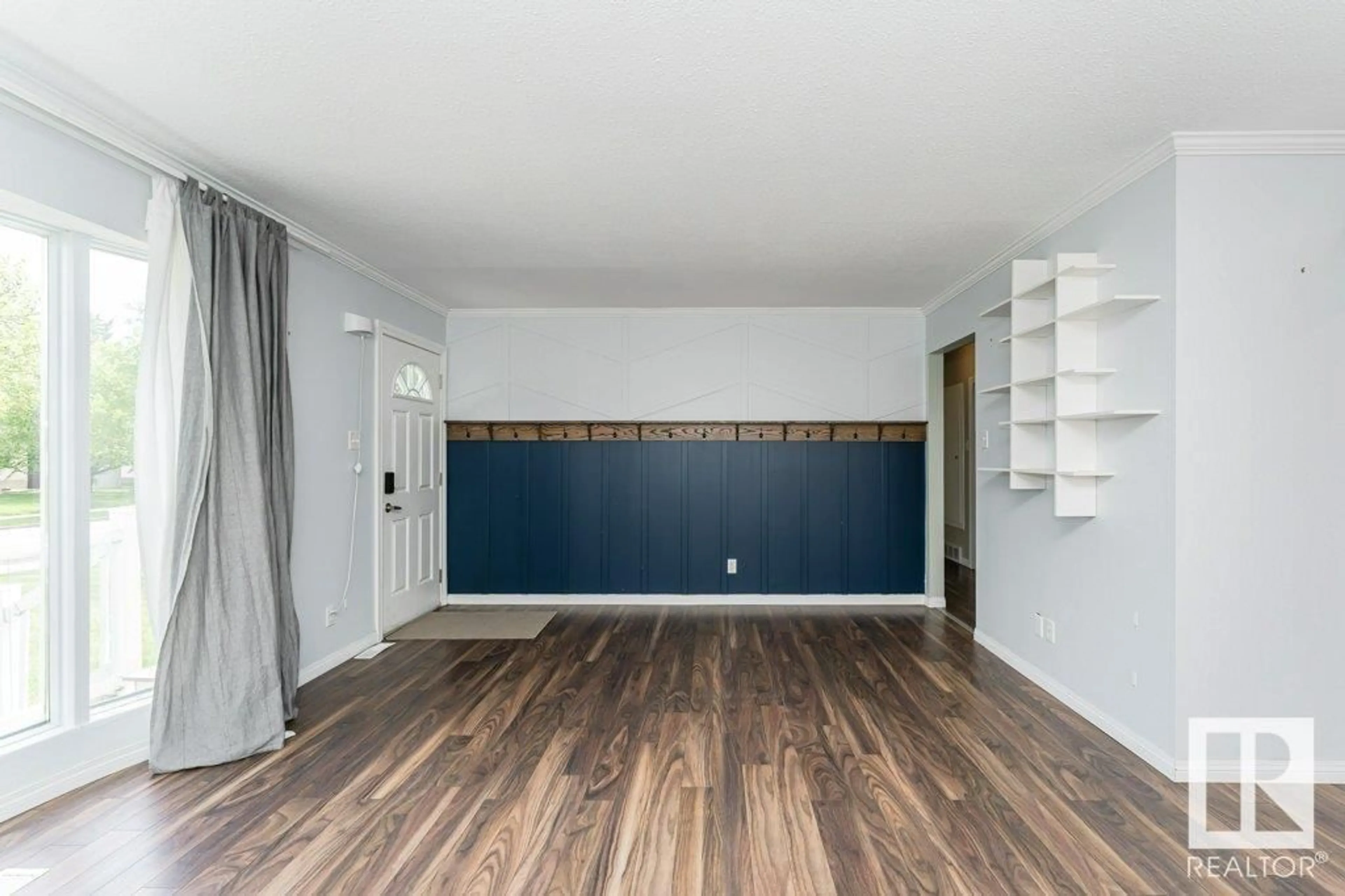 A pic of a room for 9436 76 ST, Edmonton Alberta T6C2K6