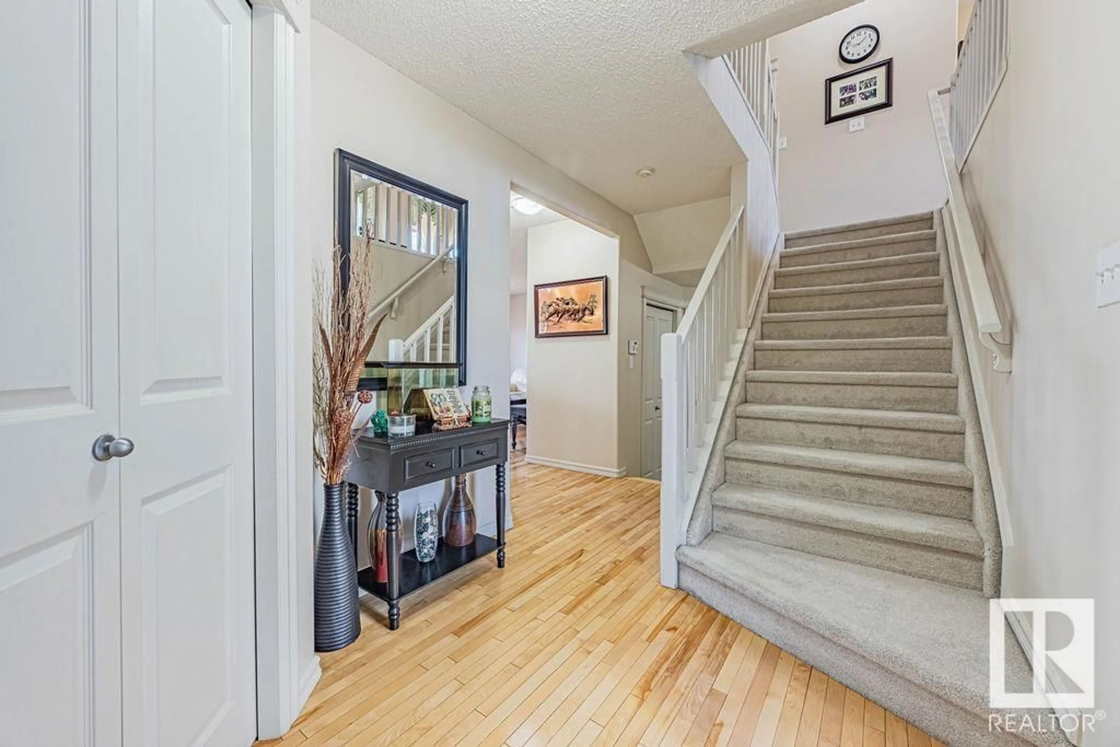 Indoor entryway for NW - 17316 85 ST, Edmonton Alberta T5Z3W3