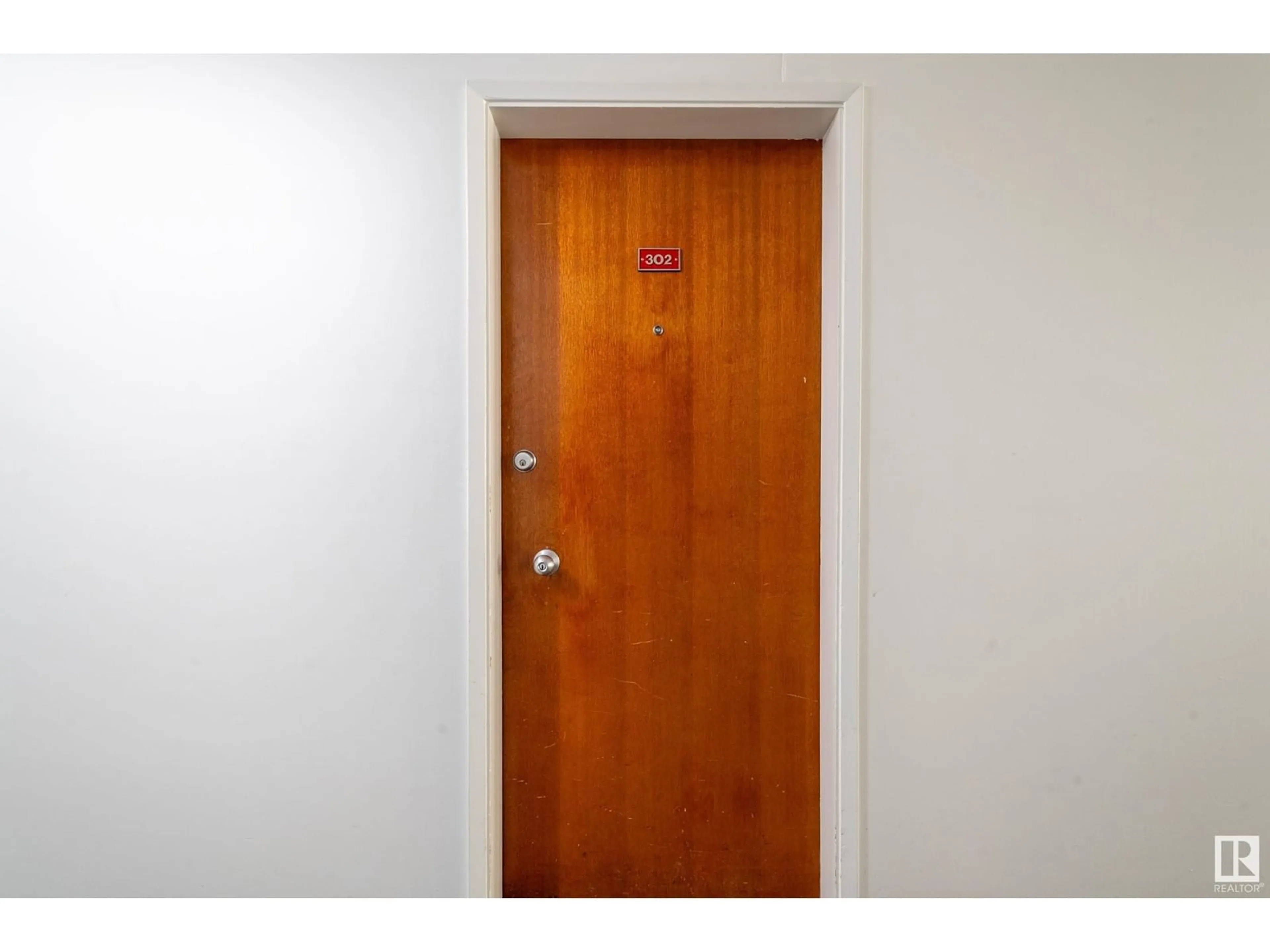 Indoor entryway for 302 - 14903 92 AV, Edmonton Alberta T5R5B5