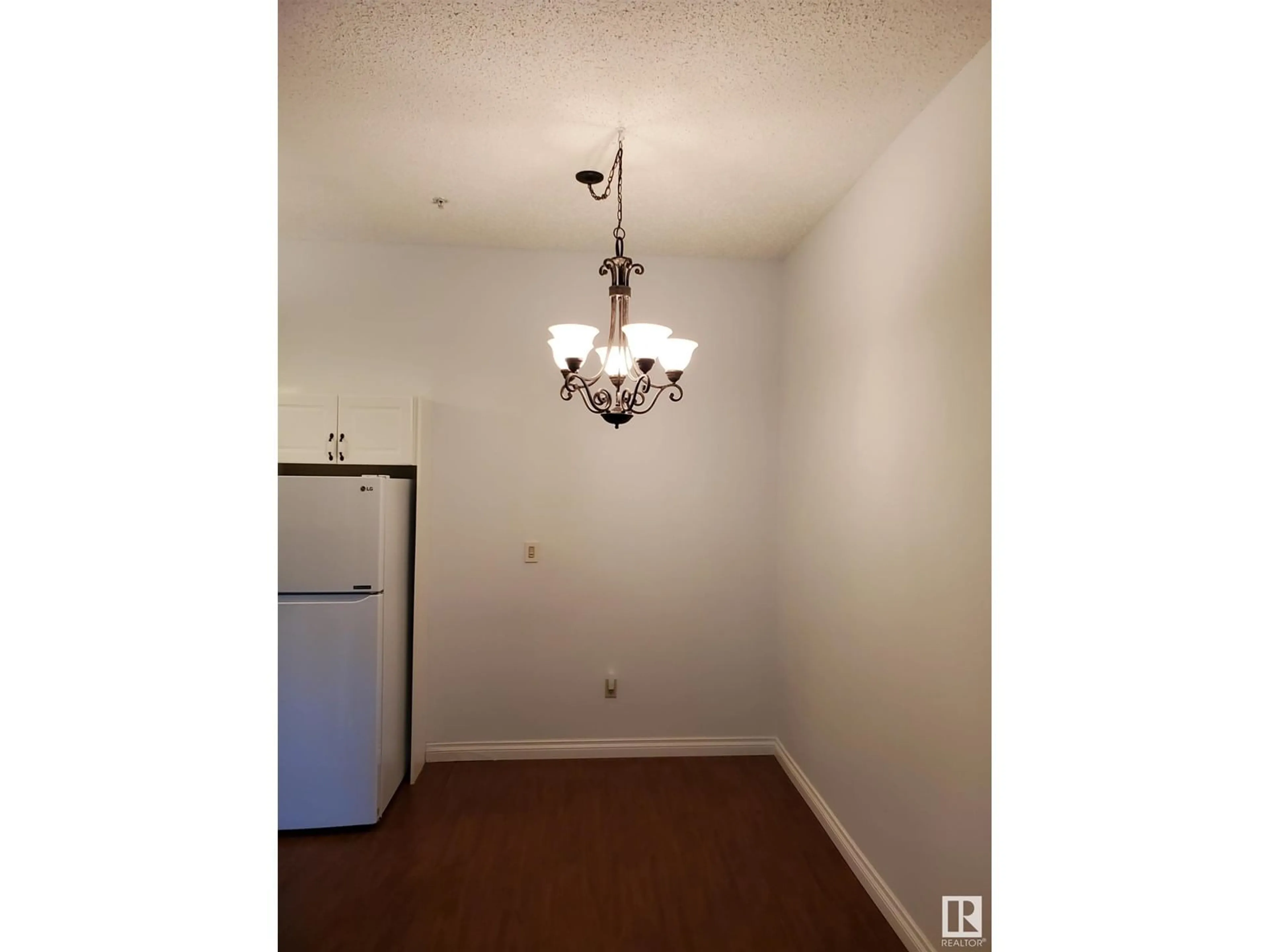 A pic of a room for #104 - 11446 40 AV, Edmonton Alberta T6J0R5