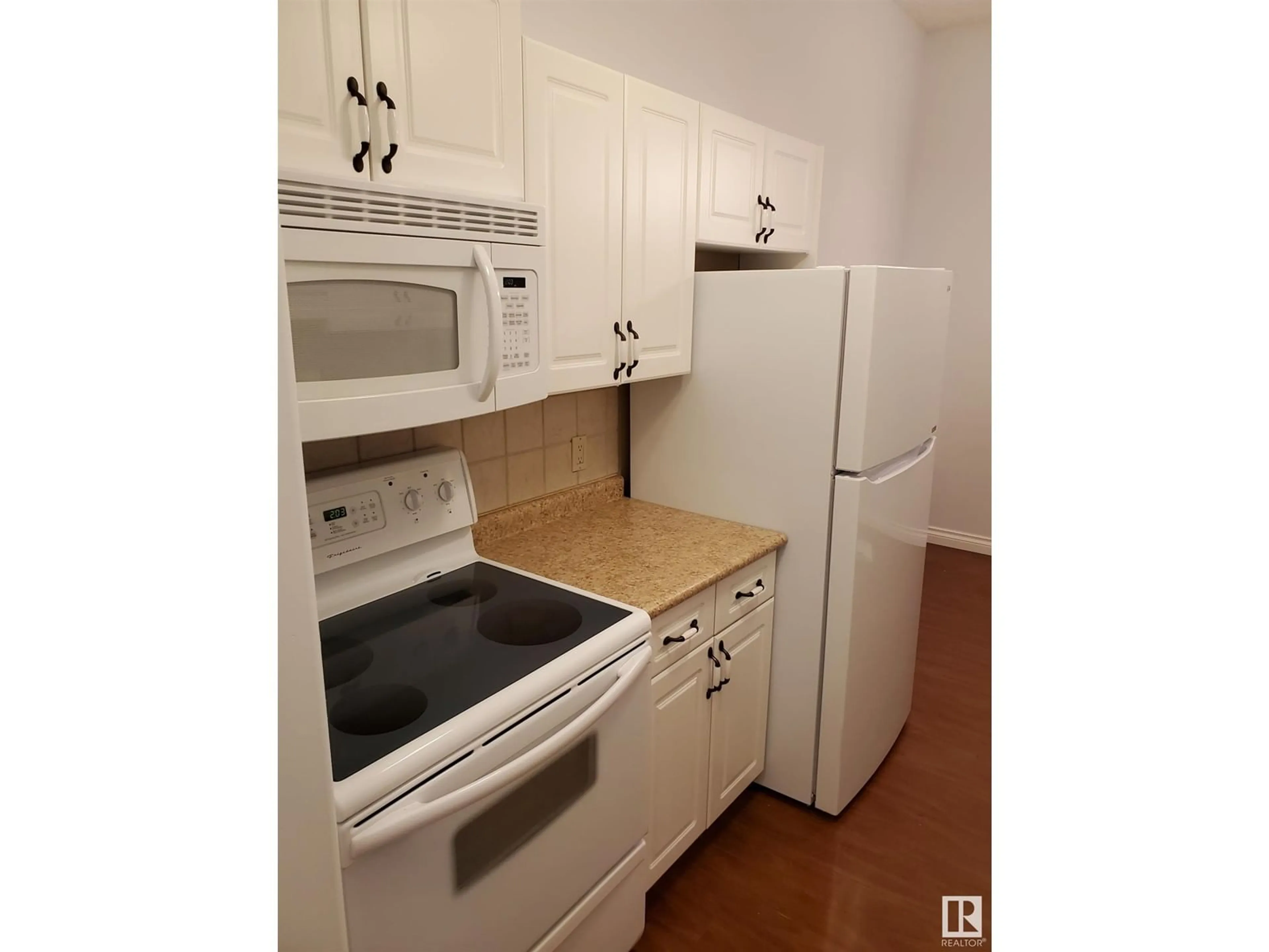 Standard kitchen, unknown for #104 - 11446 40 AV, Edmonton Alberta T6J0R5