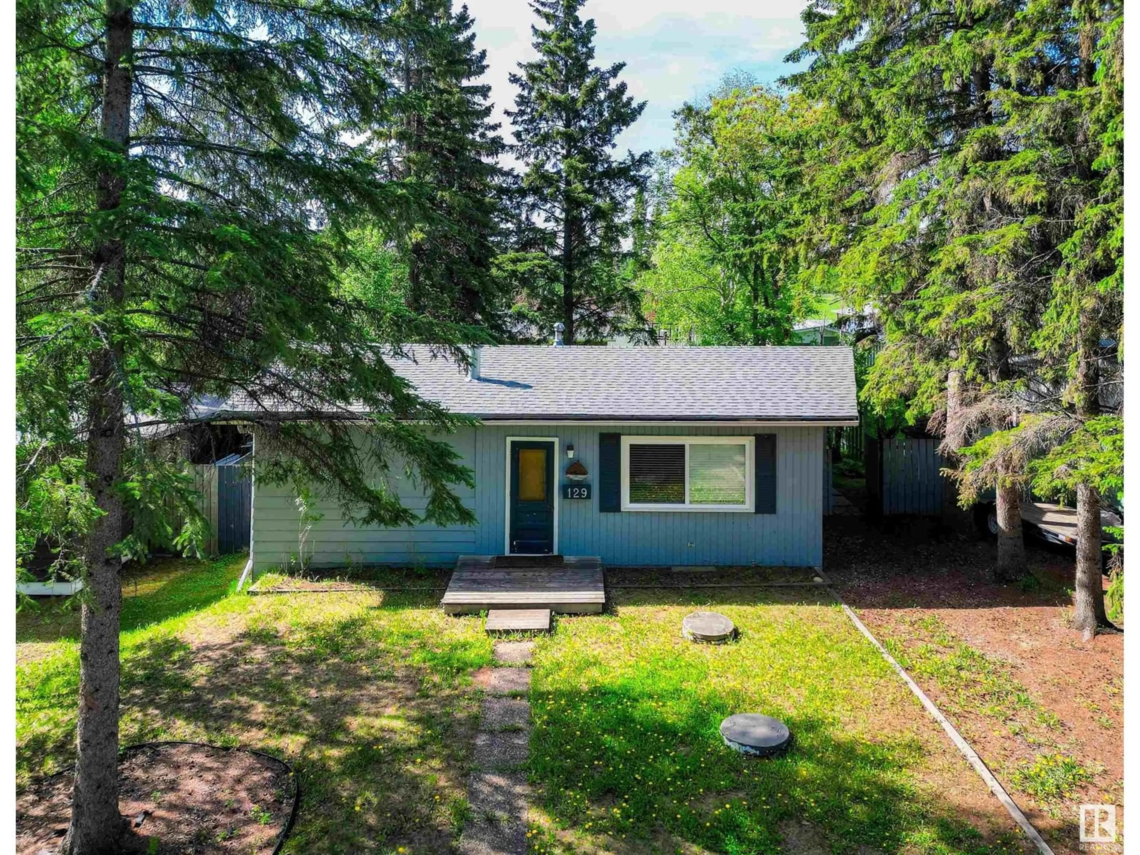 A pic from outside/outdoor area/front of a property/back of a property/a pic from drone, unknown for S - 129 9 ST, Rural Parkland County Alberta T0E2B0