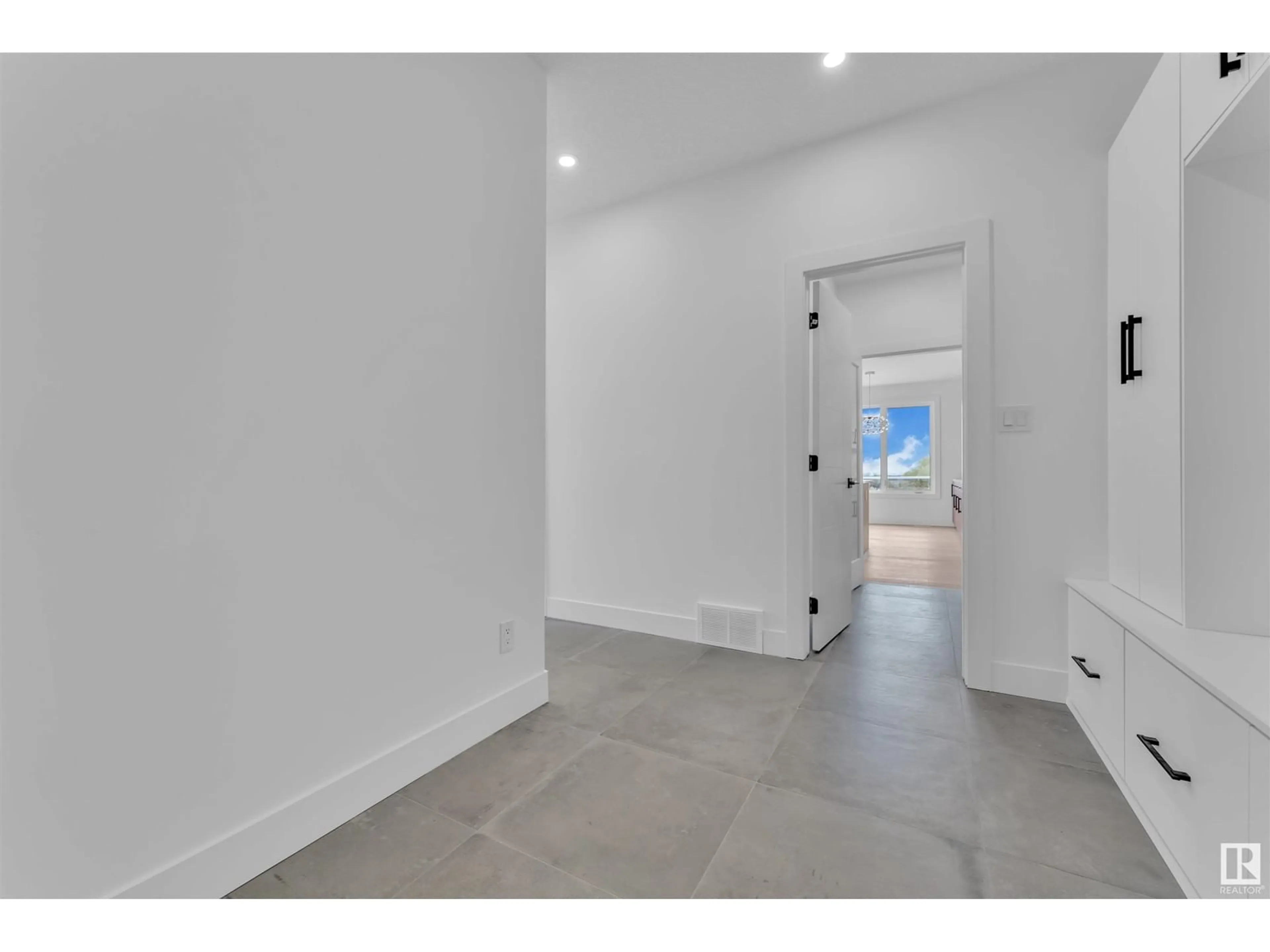Indoor entryway for 324 ASTON CL, Leduc Alberta T9E1H9
