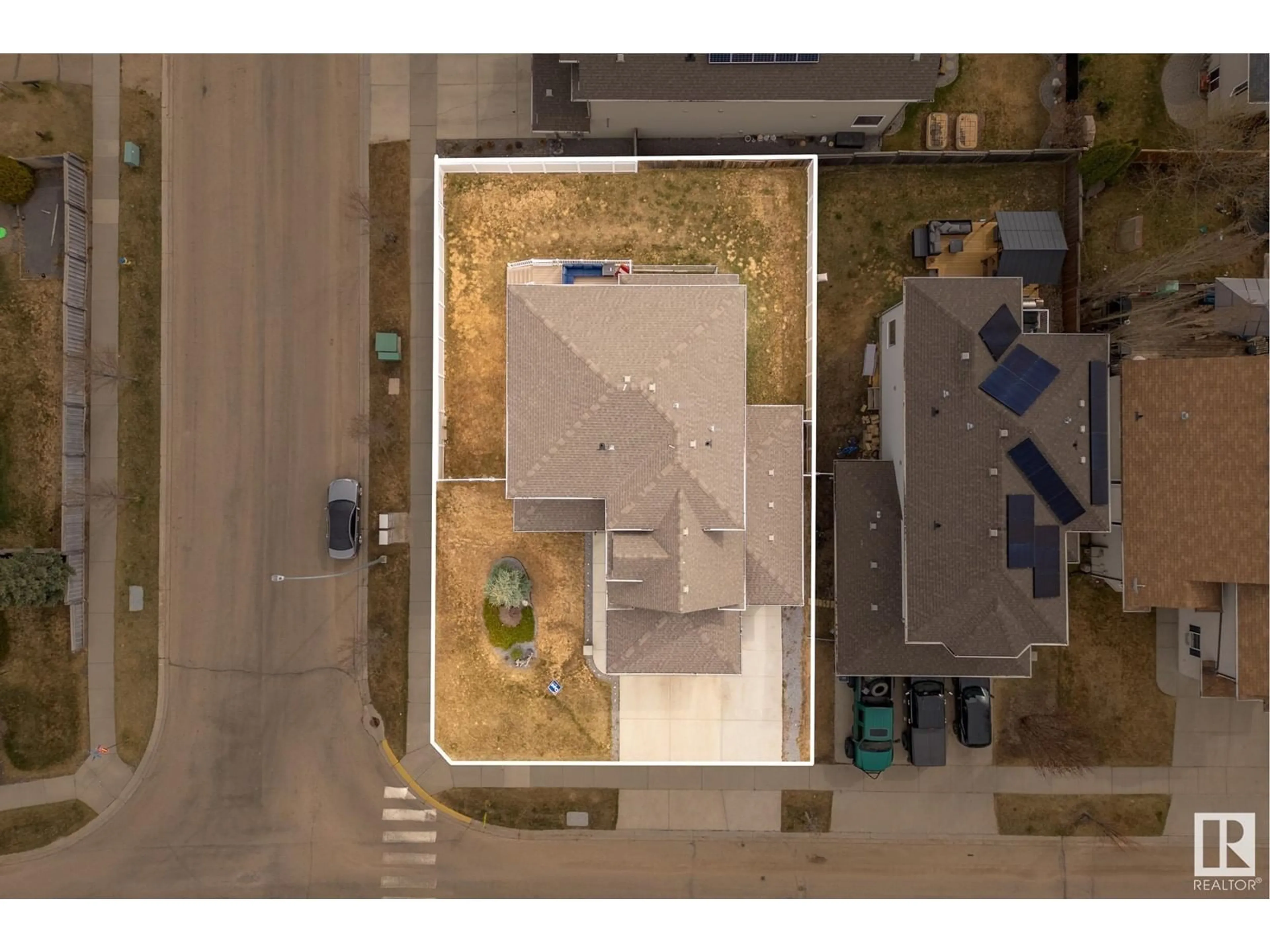 A pic from outside/outdoor area/front of a property/back of a property/a pic from drone, street for 35 RUE BOUCHARD, Beaumont Alberta T4X0E6