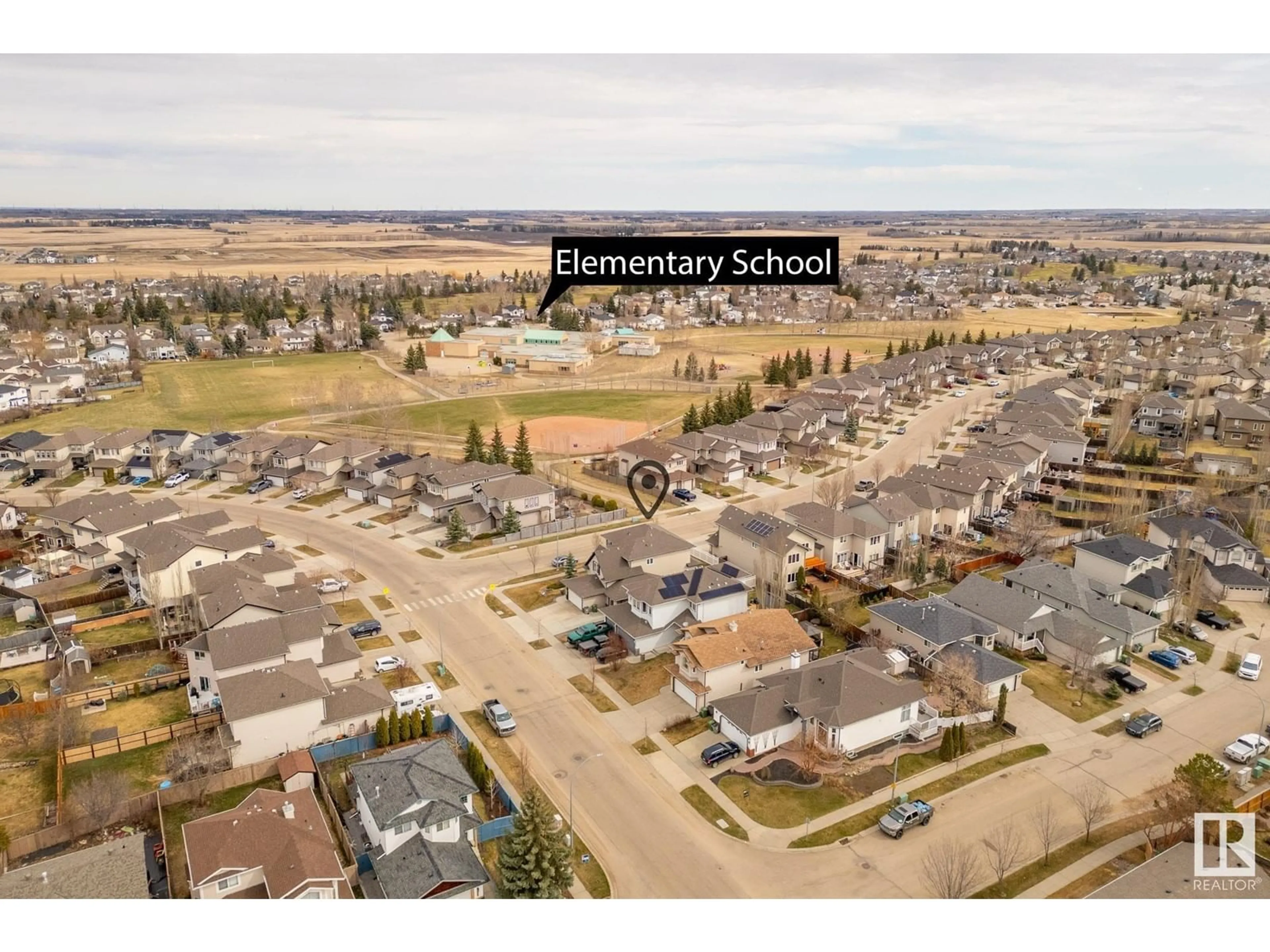 A pic from outside/outdoor area/front of a property/back of a property/a pic from drone, street for 35 RUE BOUCHARD, Beaumont Alberta T4X0E6