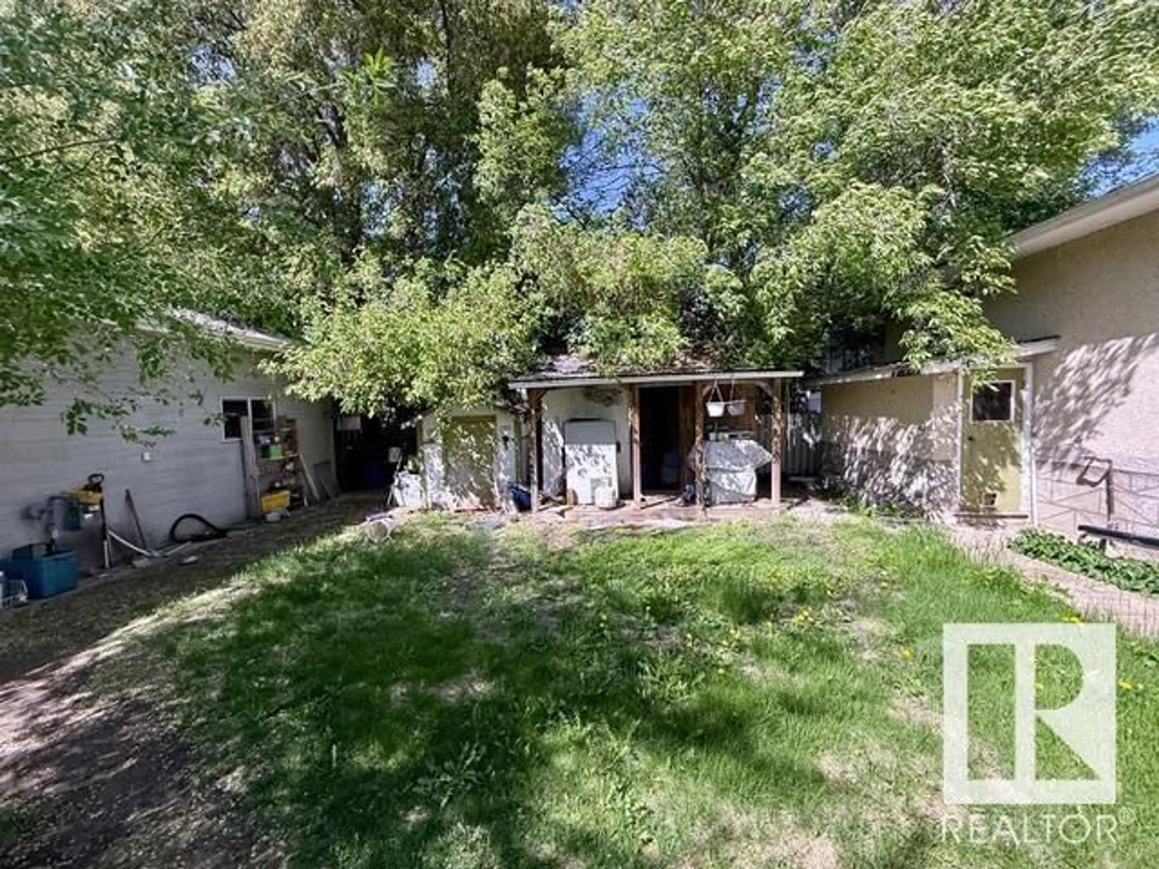 A pic from outside/outdoor area/front of a property/back of a property/a pic from drone, street for 5033 48 AV, St. Paul Town Alberta T0A3A4