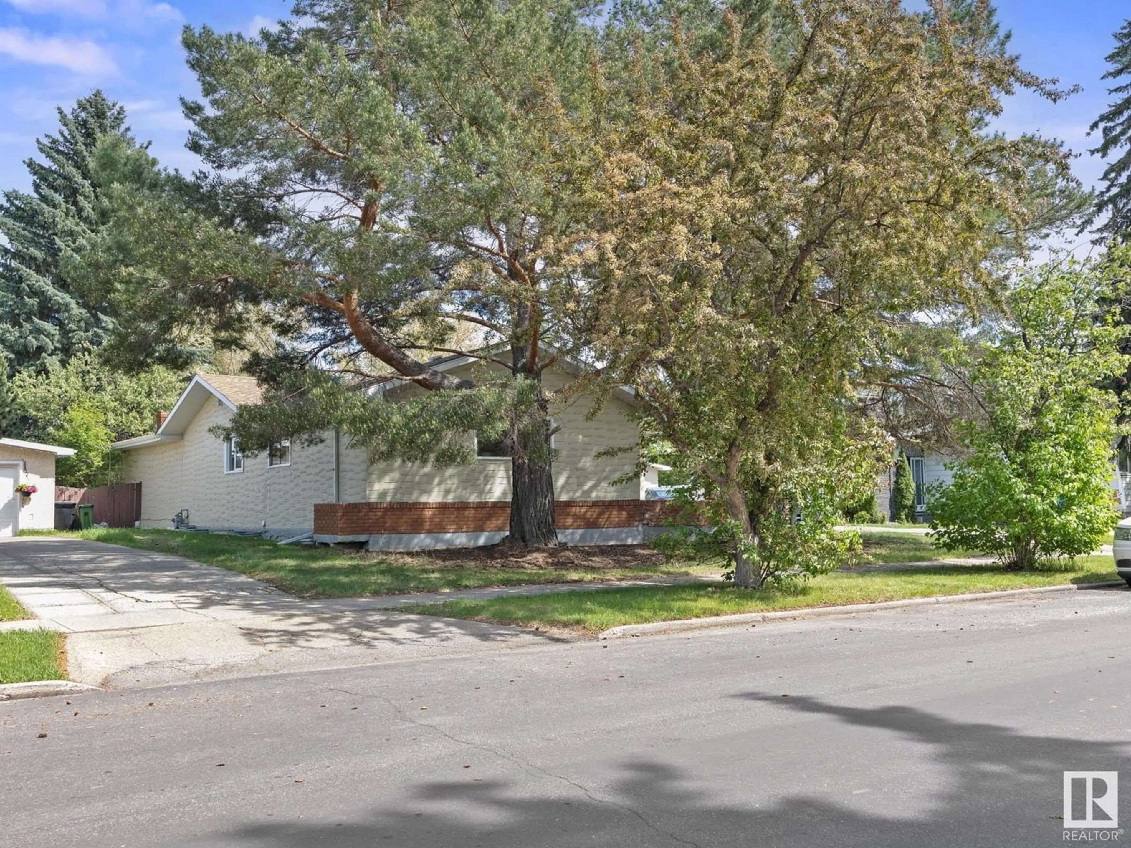 Unknown for 8107 171 ST, Edmonton Alberta T5T0C4