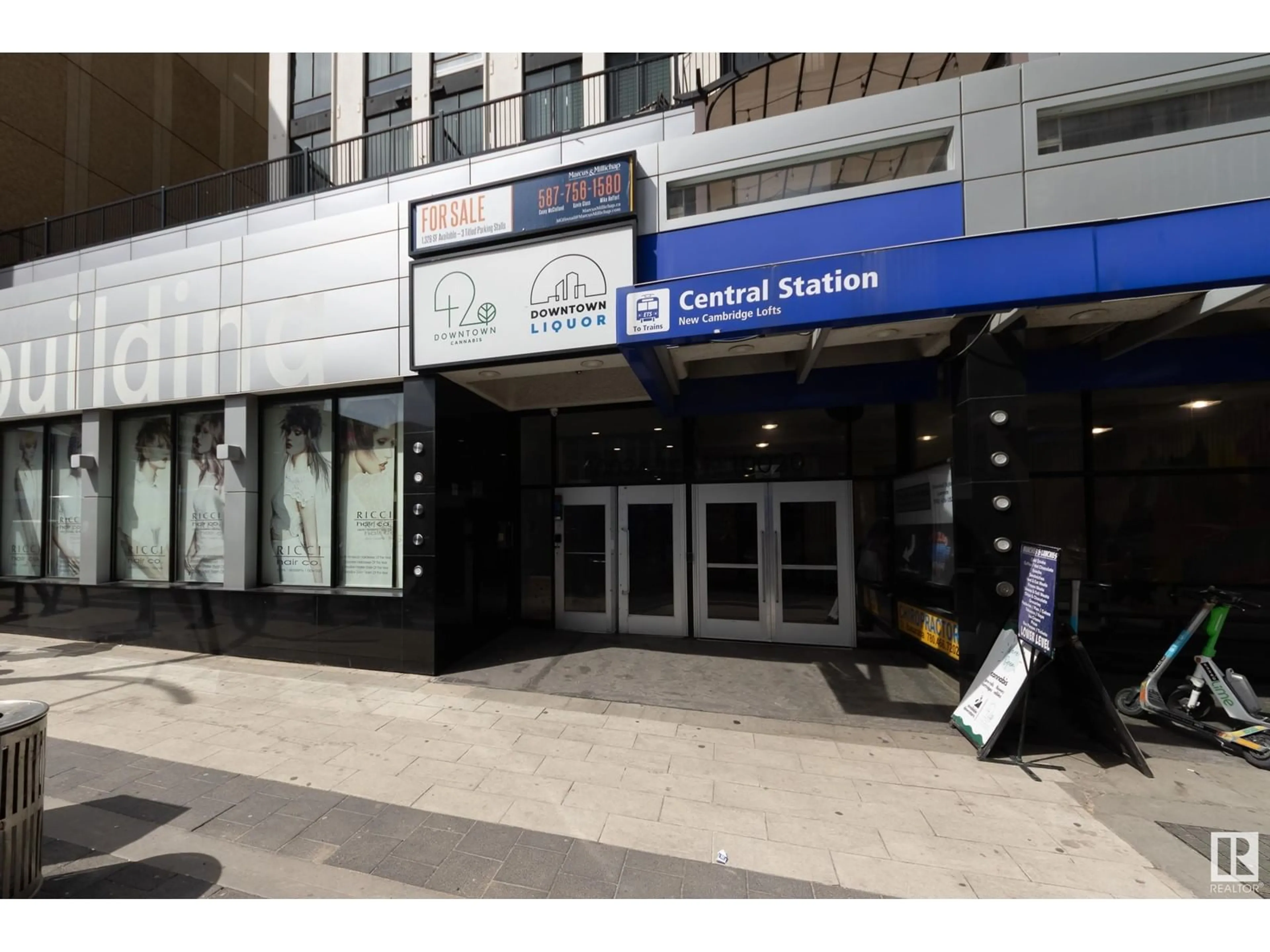 Indoor foyer for 10024 - 1201 JASPER AV, Edmonton Alberta T5J1R9