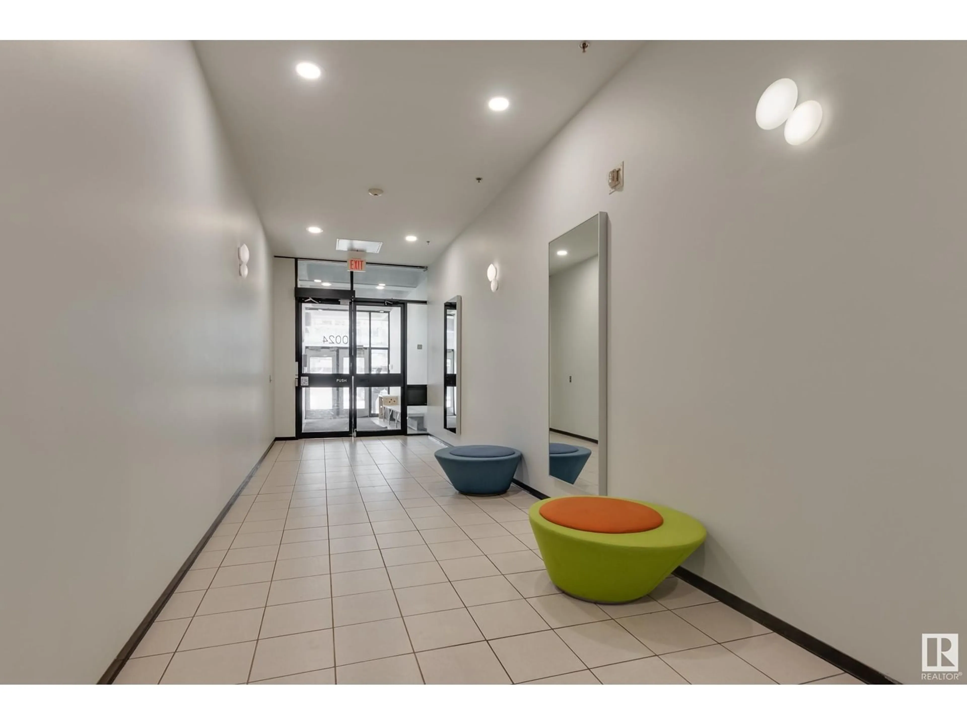 Indoor foyer for 10024 - 1201 JASPER AV, Edmonton Alberta T5J1R9