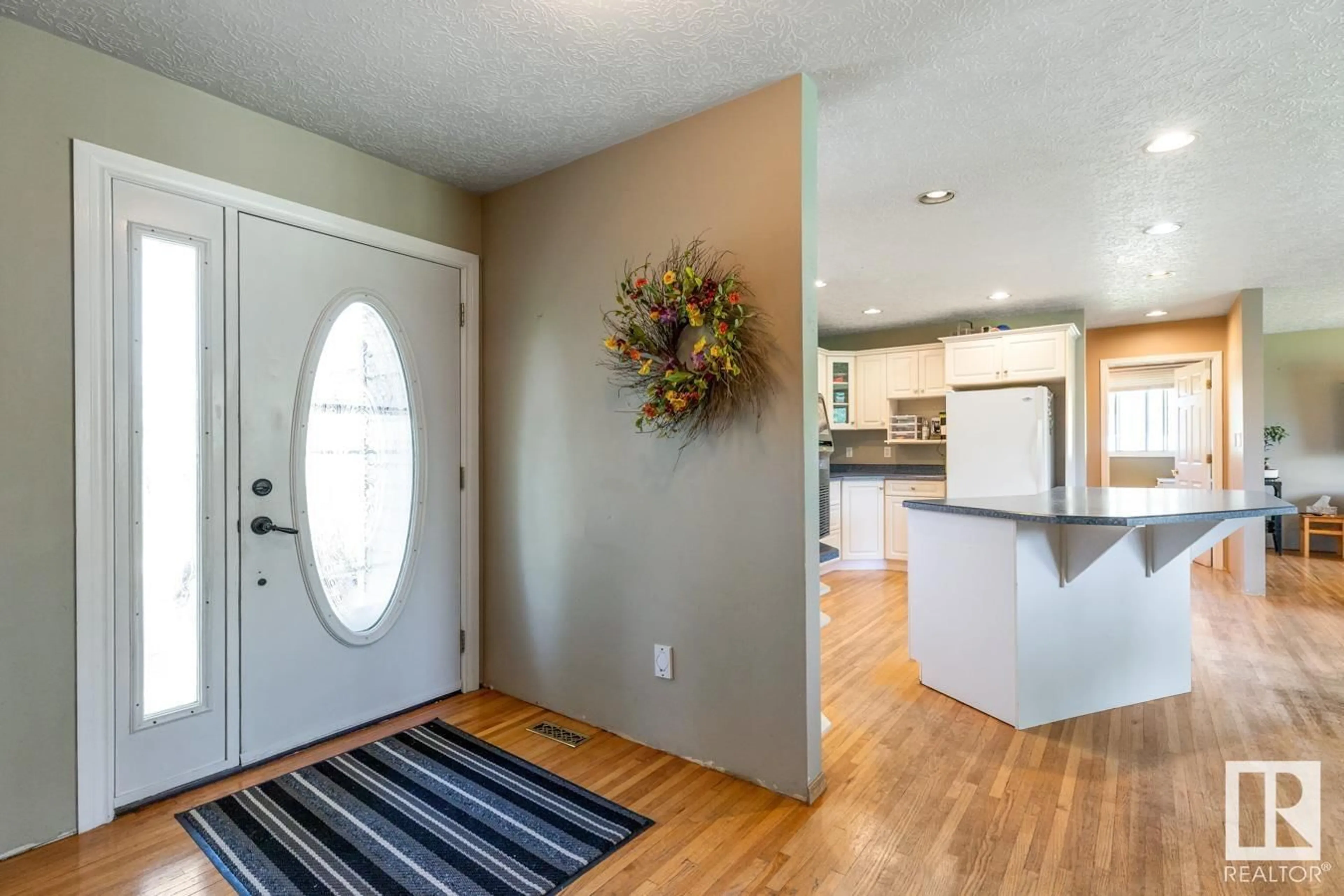 Indoor entryway for 314 22550 TWP ROAD 522, Rural Strathcona County Alberta T8C1G8