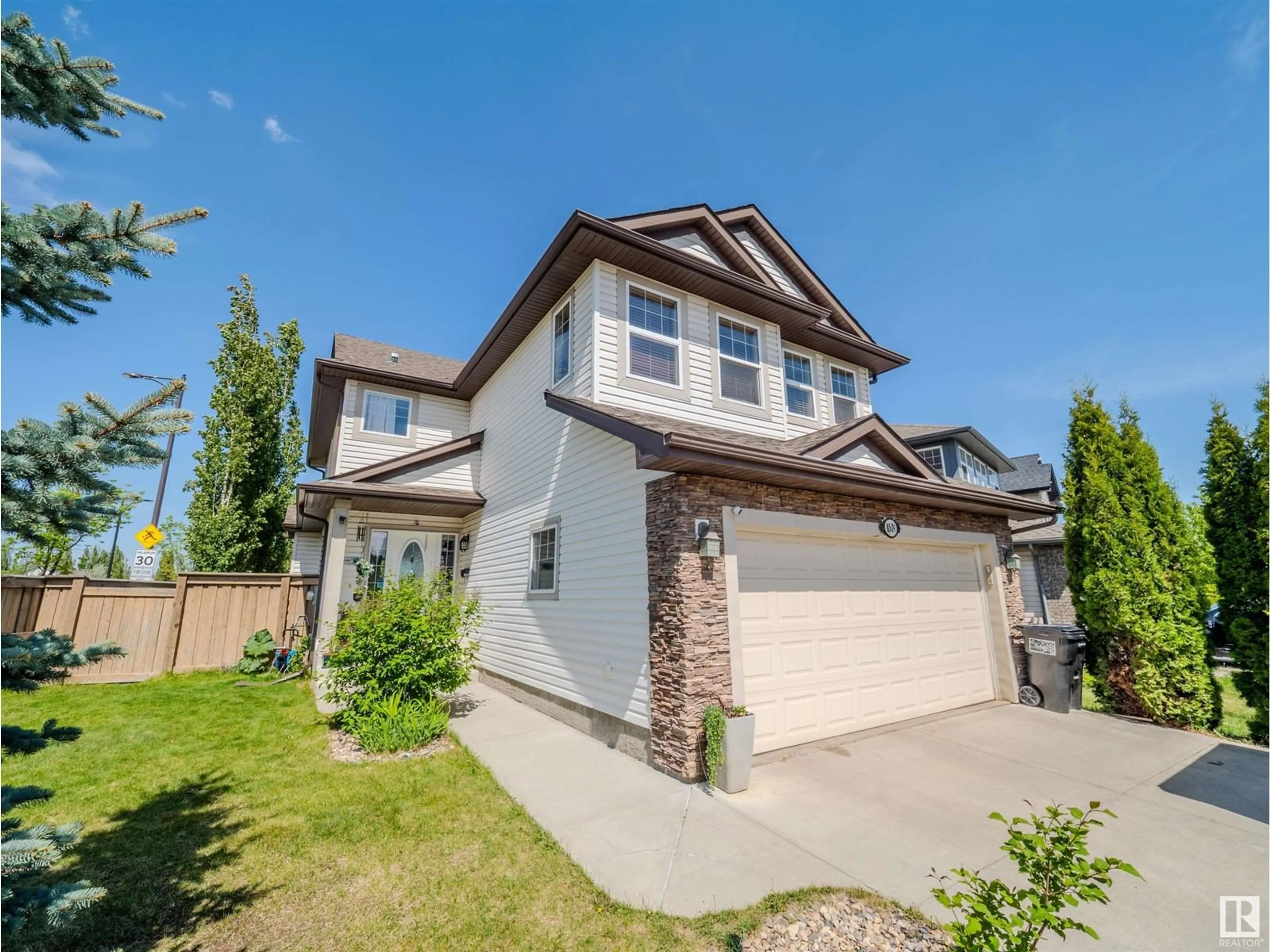 A pic from outside/outdoor area/front of a property/back of a property/a pic from drone, street for 8509 SLOANE CR, Edmonton Alberta T6R0L1