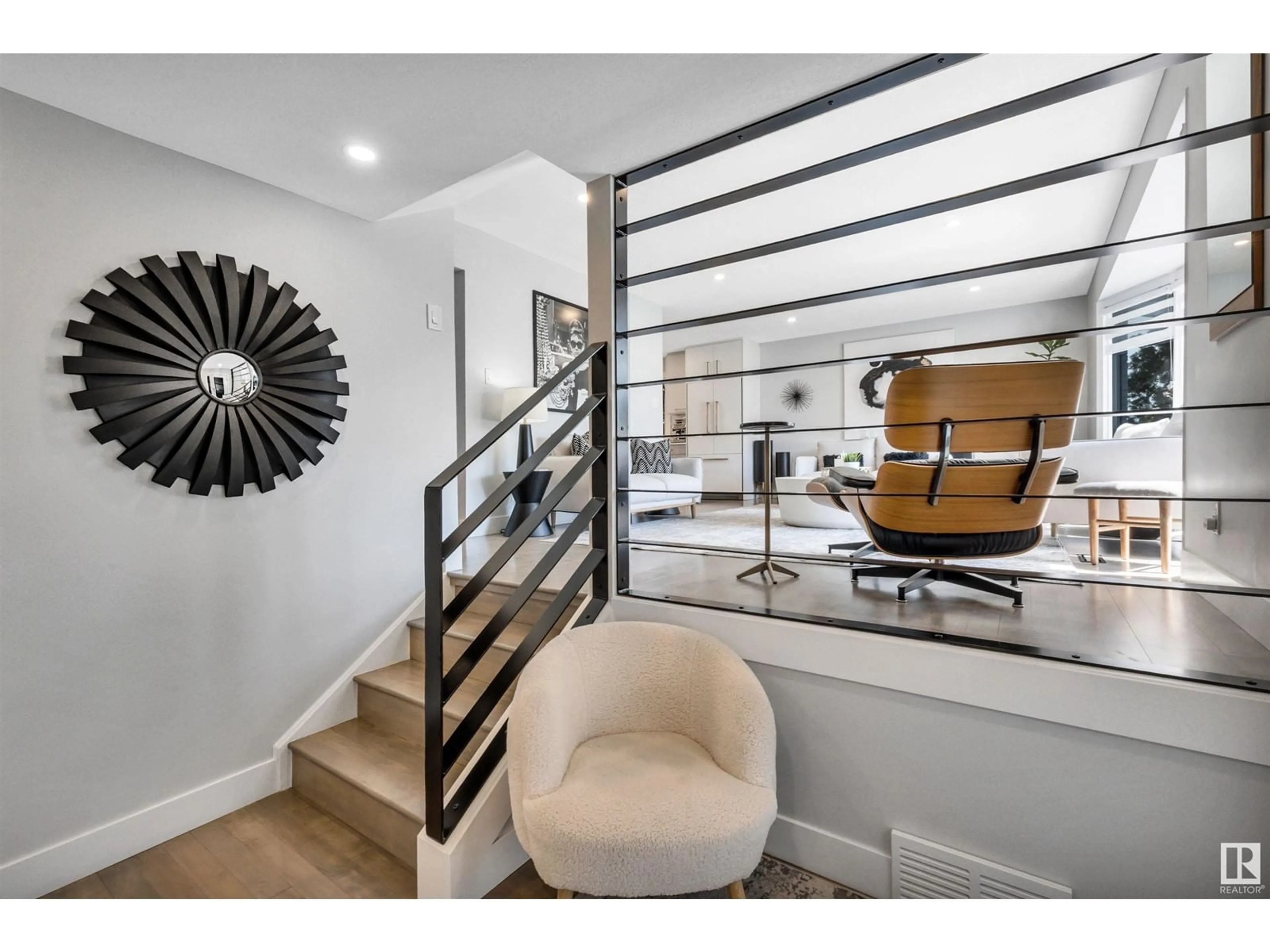 Indoor entryway for NW - 11230 34A AV, Edmonton Alberta T6J3M5