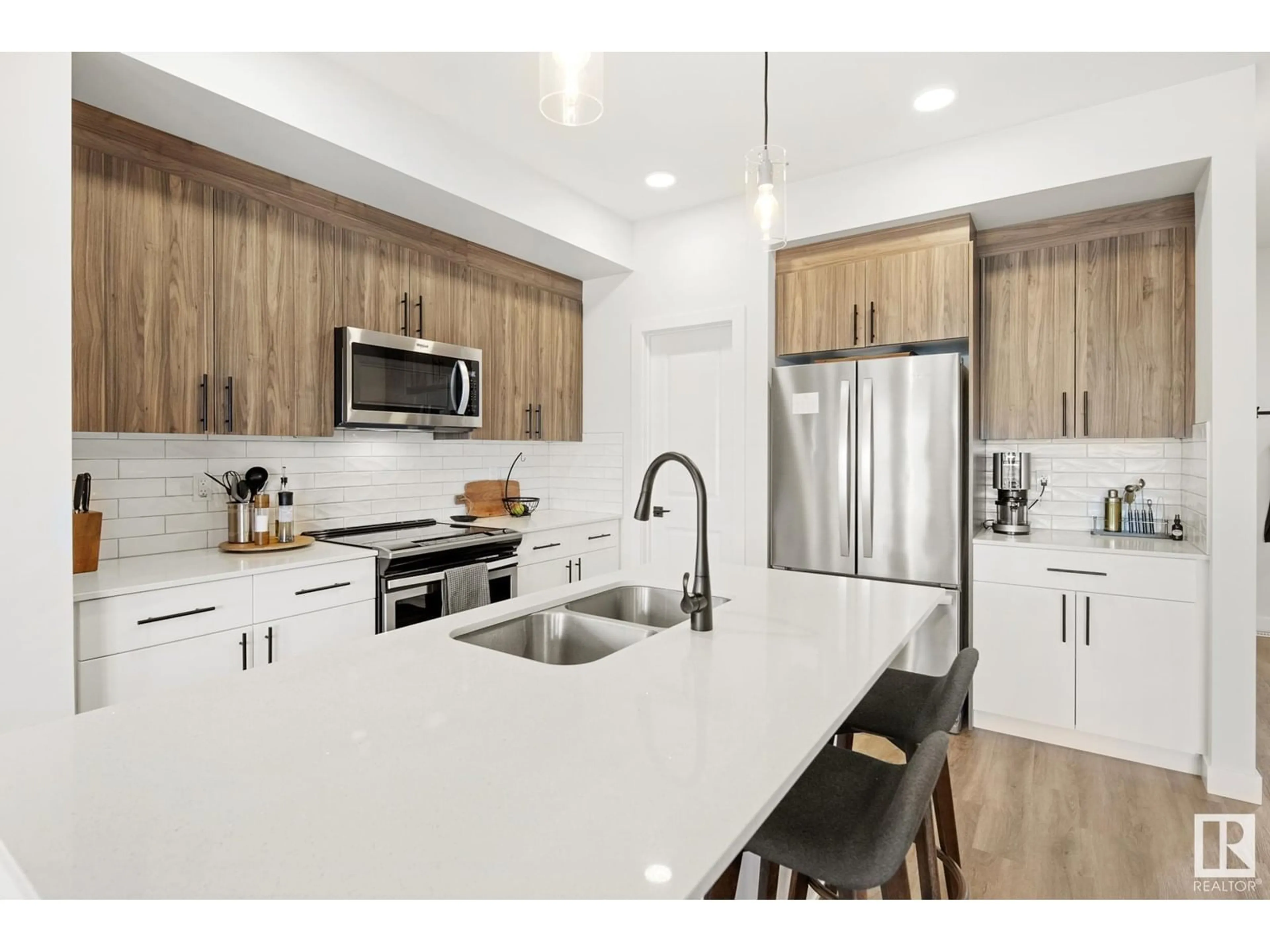 Open concept kitchen, unknown for 9116 PEAR DR, Edmonton Alberta T6X2N7
