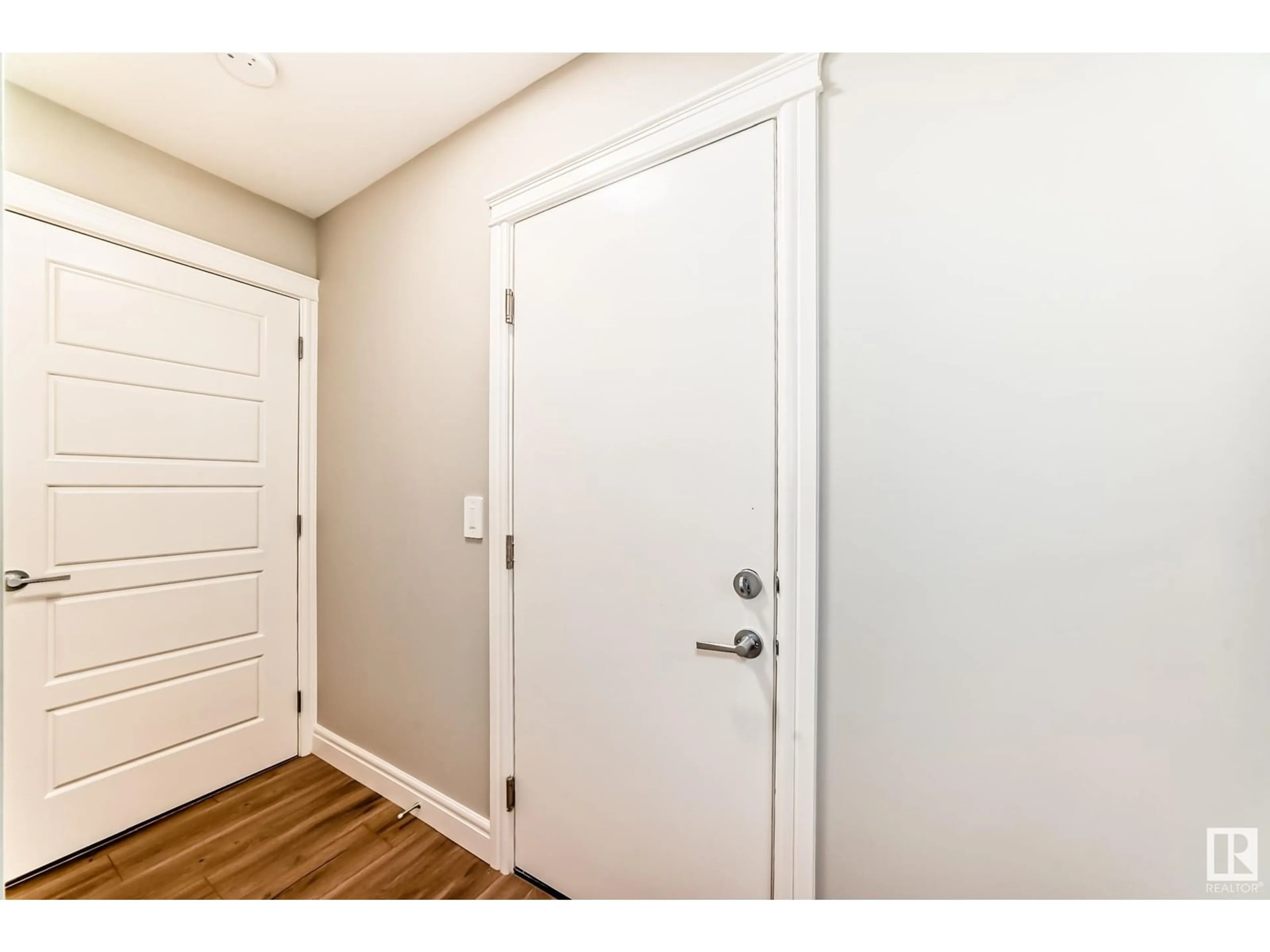 Indoor entryway for LI SW - 7822 KORULUK LINK, Edmonton Alberta T6W4V1