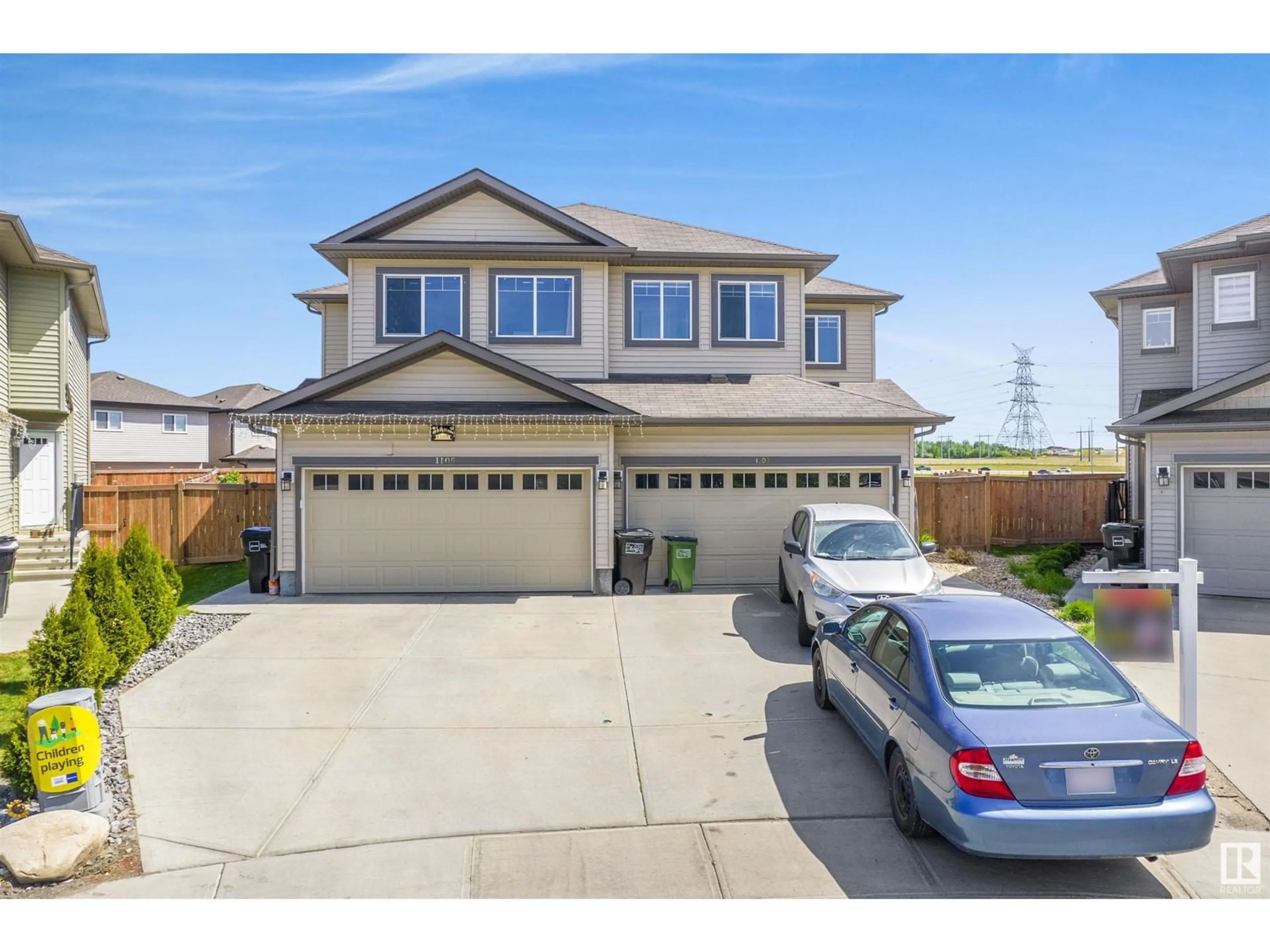 A pic from outside/outdoor area/front of a property/back of a property/a pic from drone, street for 1105 31 ST, Edmonton Alberta T6T2C7