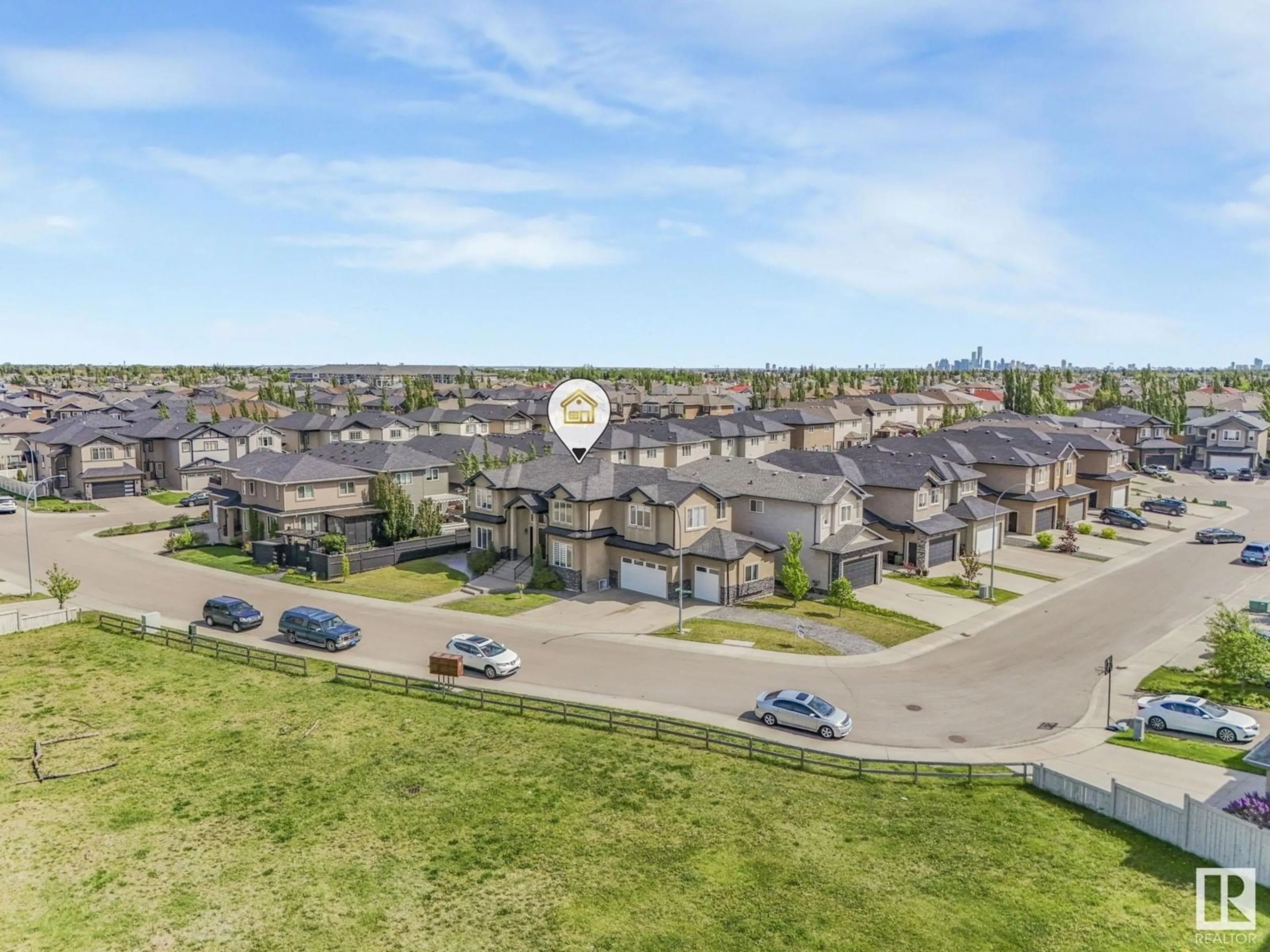 A pic from outside/outdoor area/front of a property/back of a property/a pic from drone, unknown for 16263 137 ST, Edmonton Alberta T6V0J7