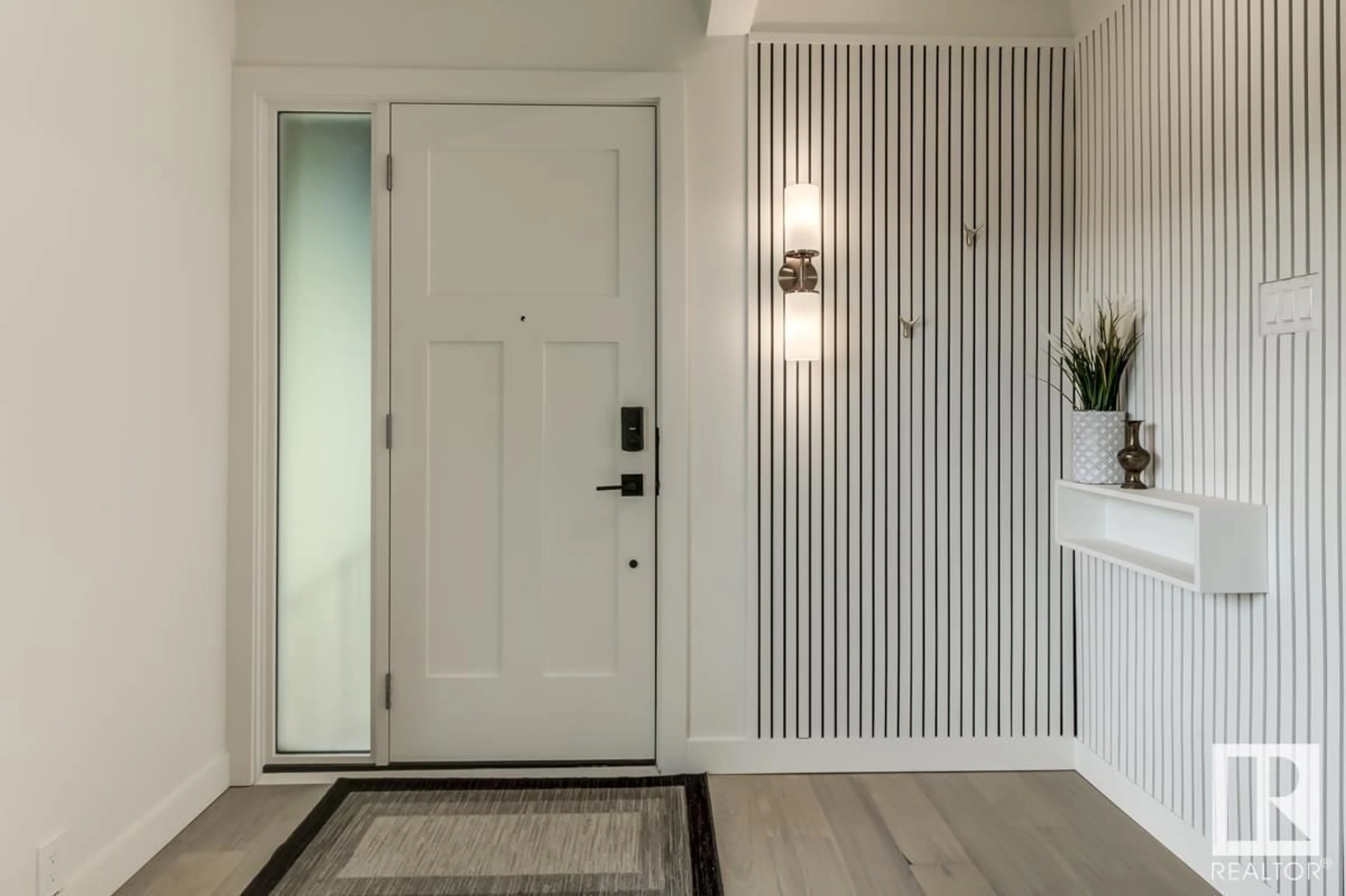 Indoor entryway for 8104 85 AV, Edmonton Alberta T6C4H3