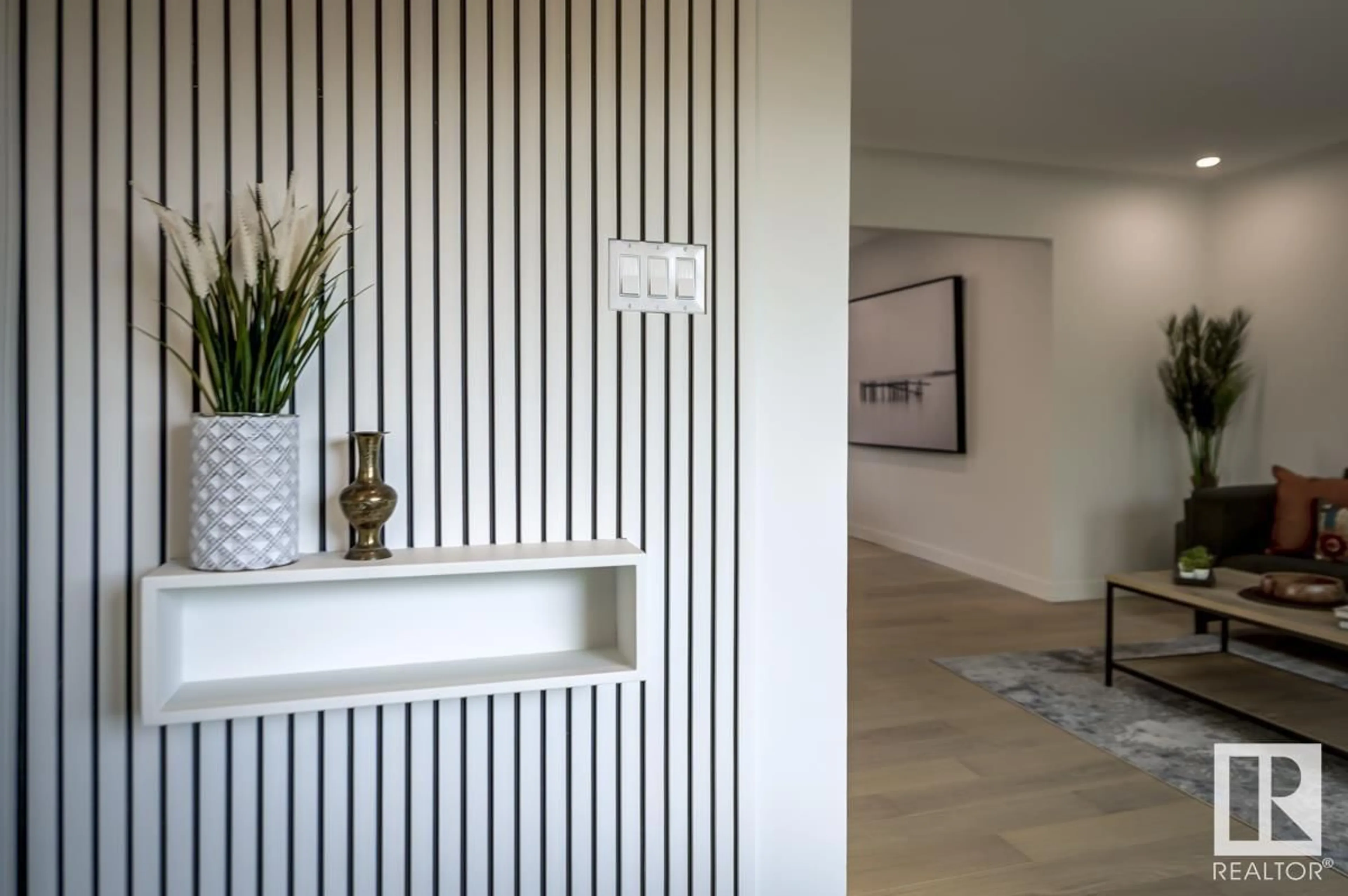 Indoor entryway for 8104 85 AV, Edmonton Alberta T6C4H3