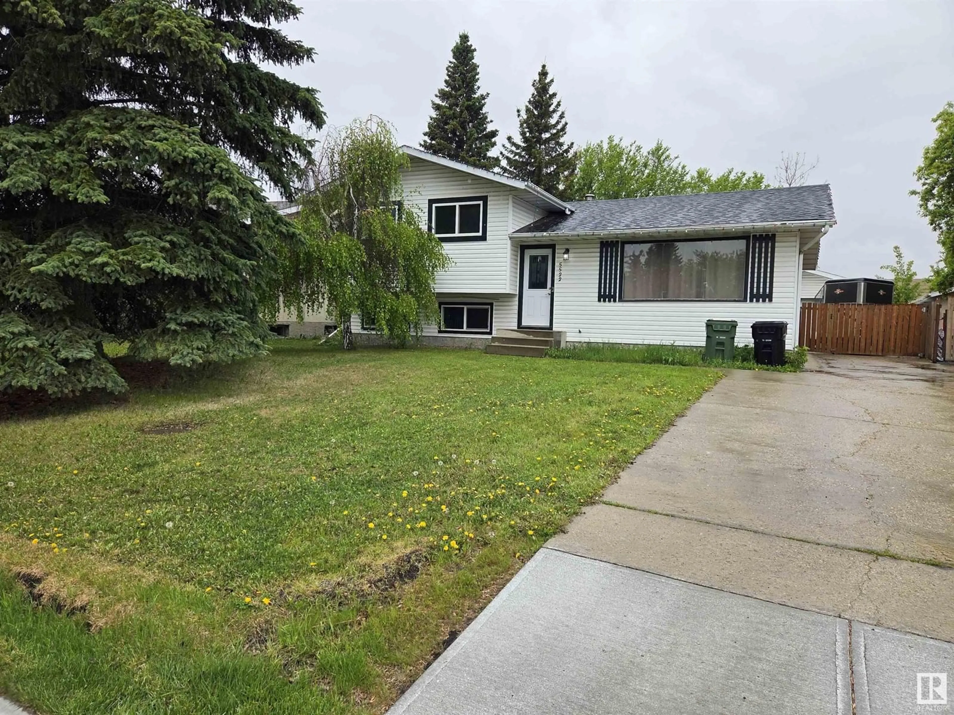 Home with vinyl exterior material, street for 5522 54 ST, Leduc Alberta T9E5P4
