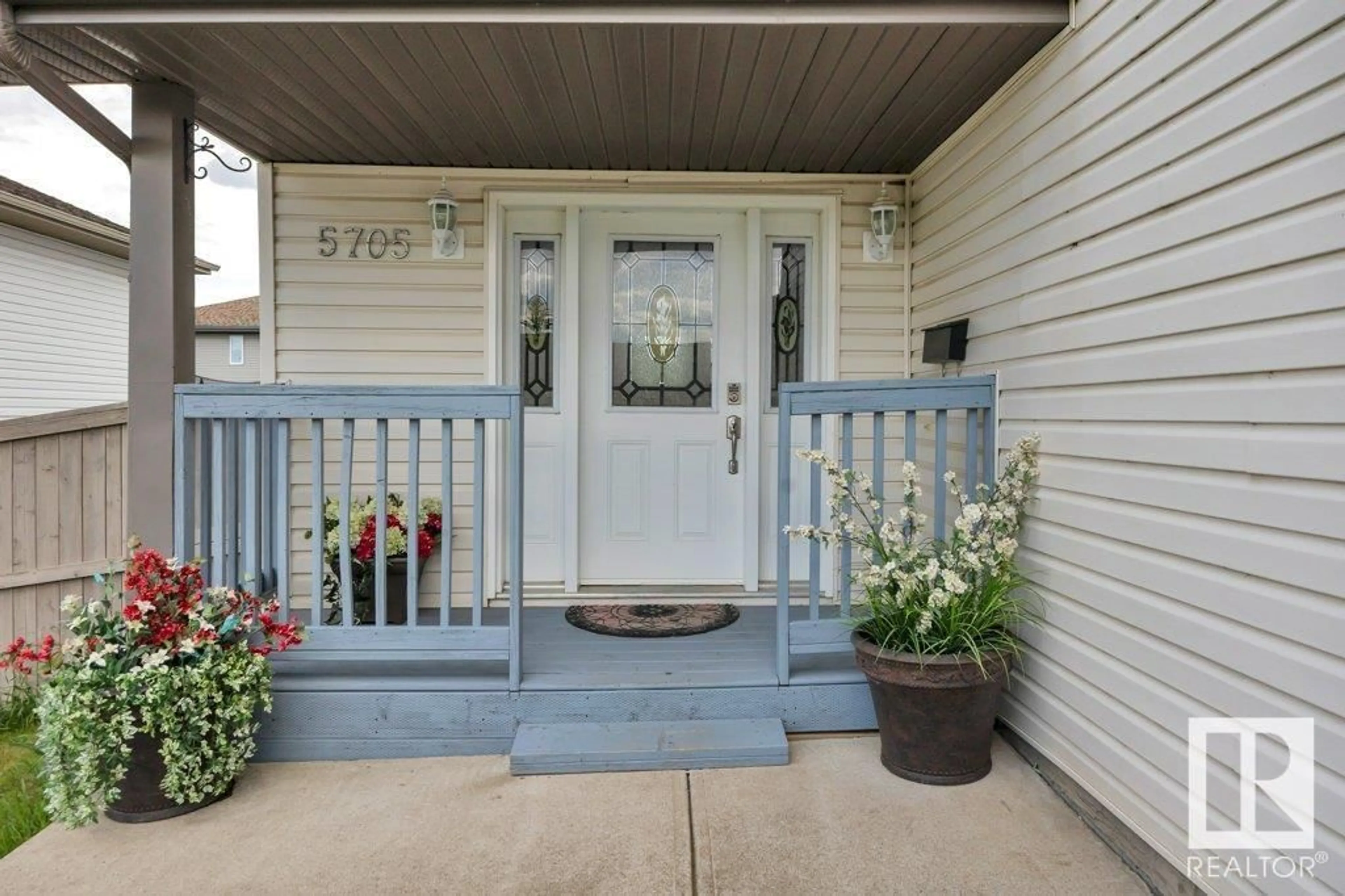 Indoor entryway for 5705 45 ST, Tofield Alberta T0B4J0