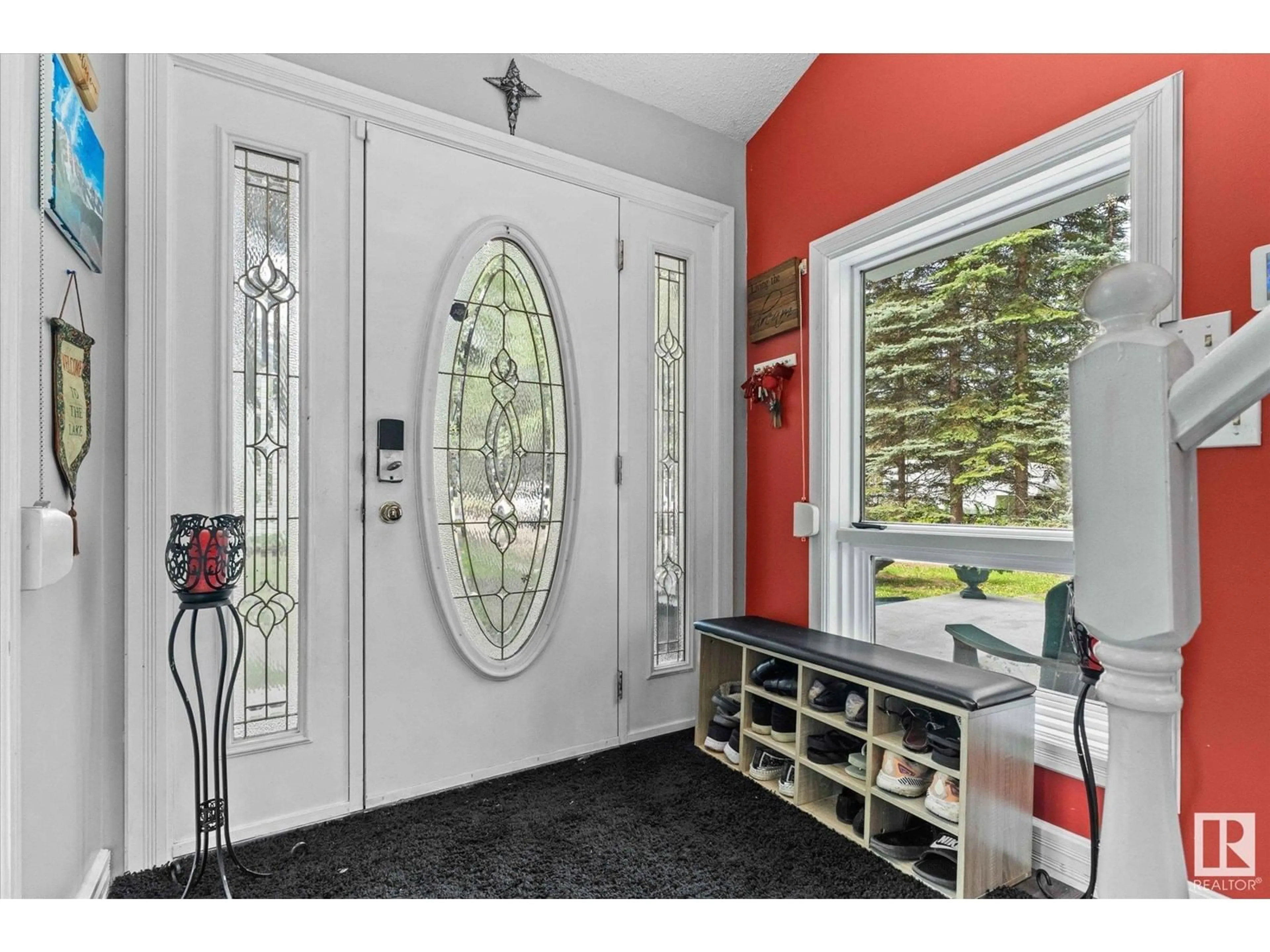 Indoor entryway for 633 - 96 4418 HWY, Rural Lac Ste. Anne County Alberta T0E0L0