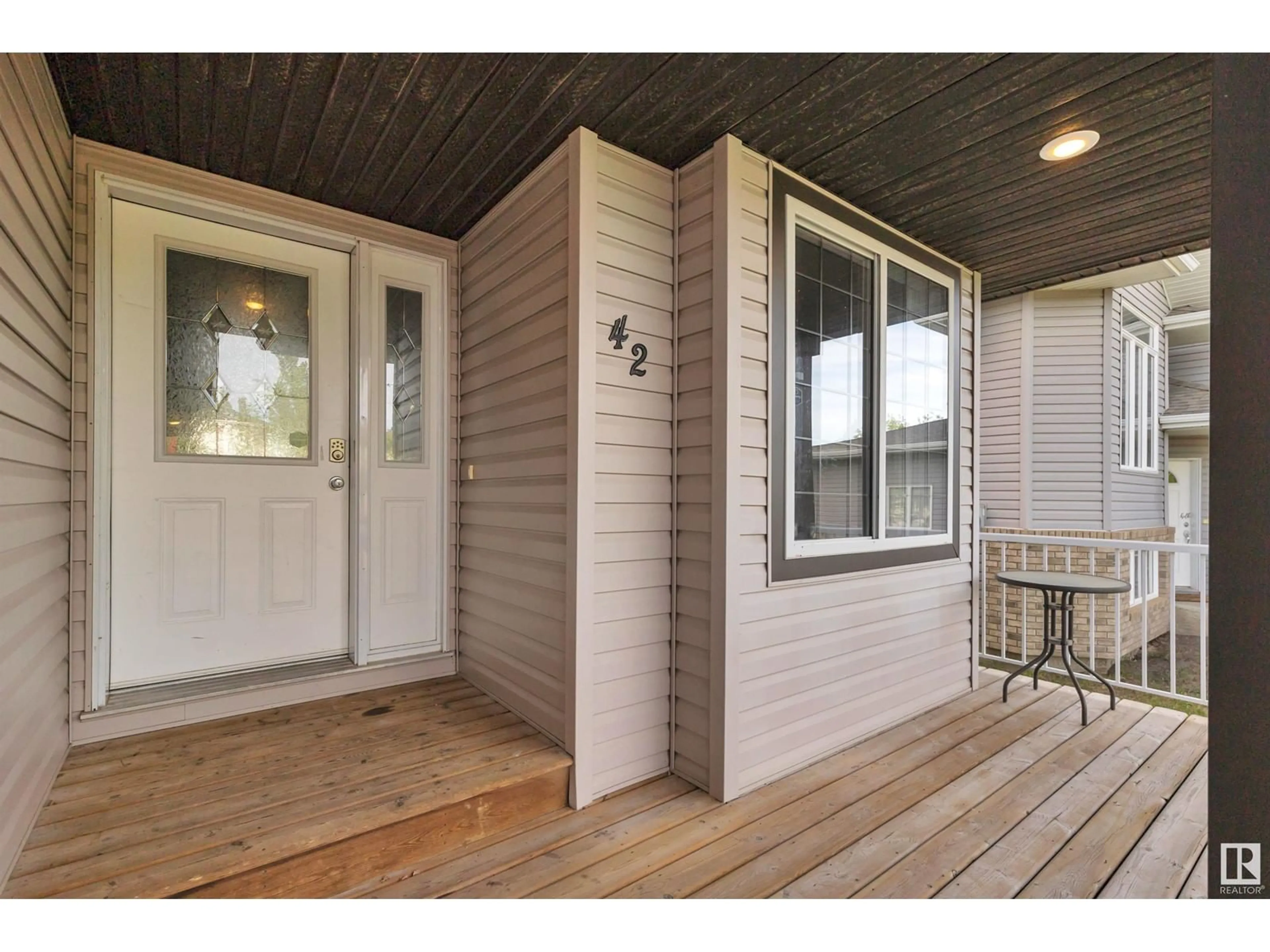 Indoor entryway for 42 WALTERS PL, Leduc Alberta T9E0G2