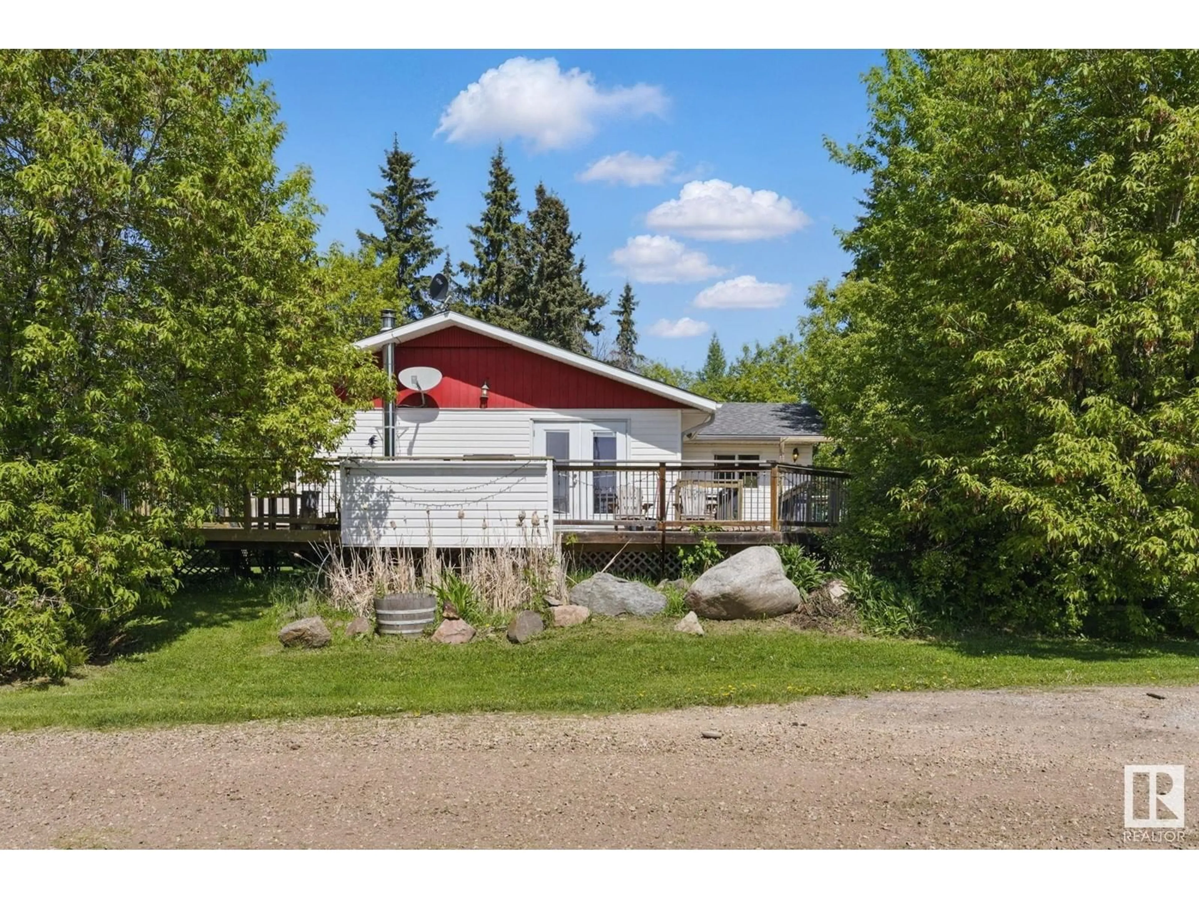 Unknown for 60027 RR 40, Rural Barrhead County Alberta T7N1N3