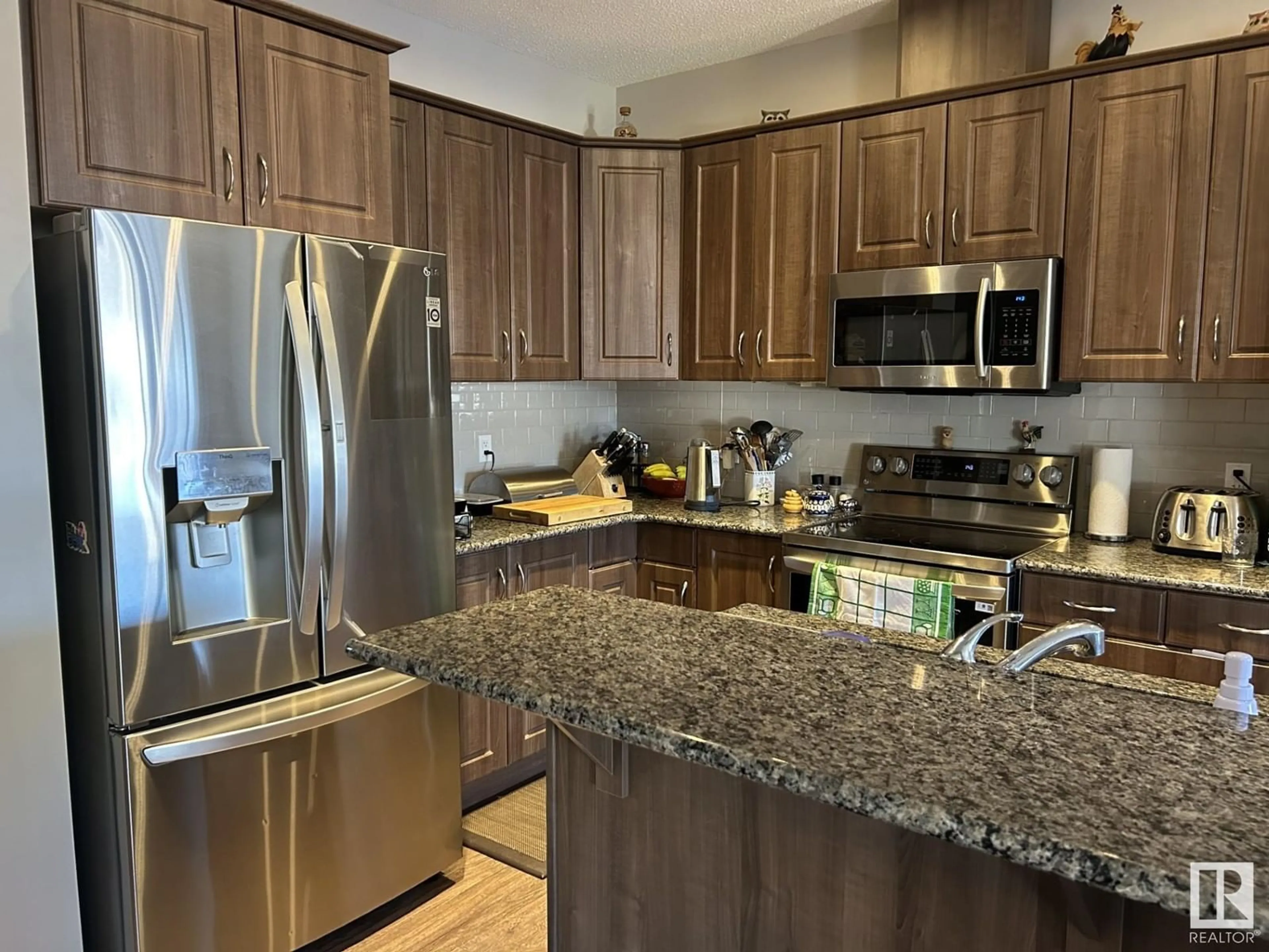 Open concept kitchen, unknown for 5870 ANTHONY CR, Edmonton Alberta T6W3H4
