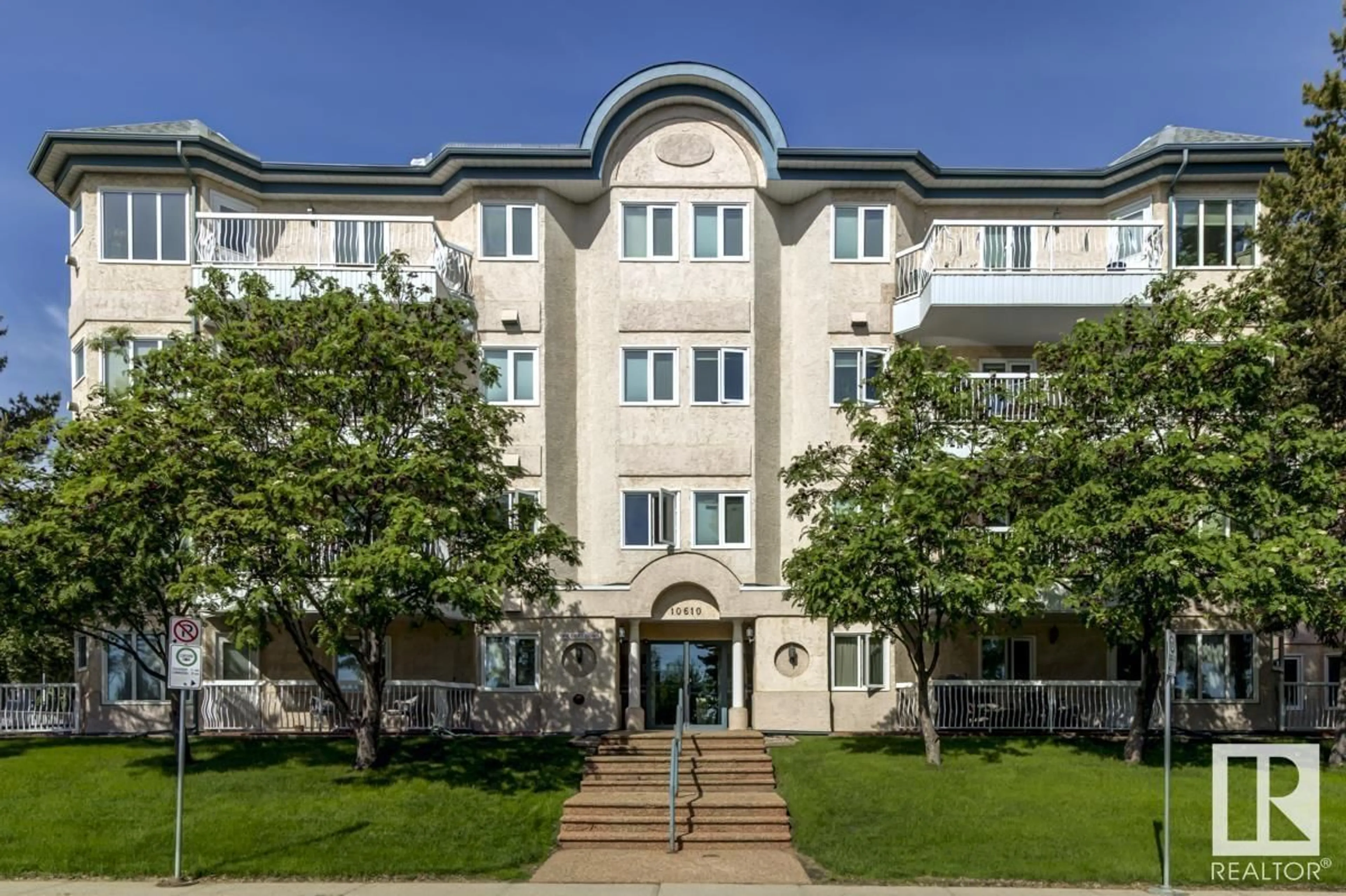 Indoor foyer for 105 - 10610 76 ST, Edmonton Alberta T6A3Y9