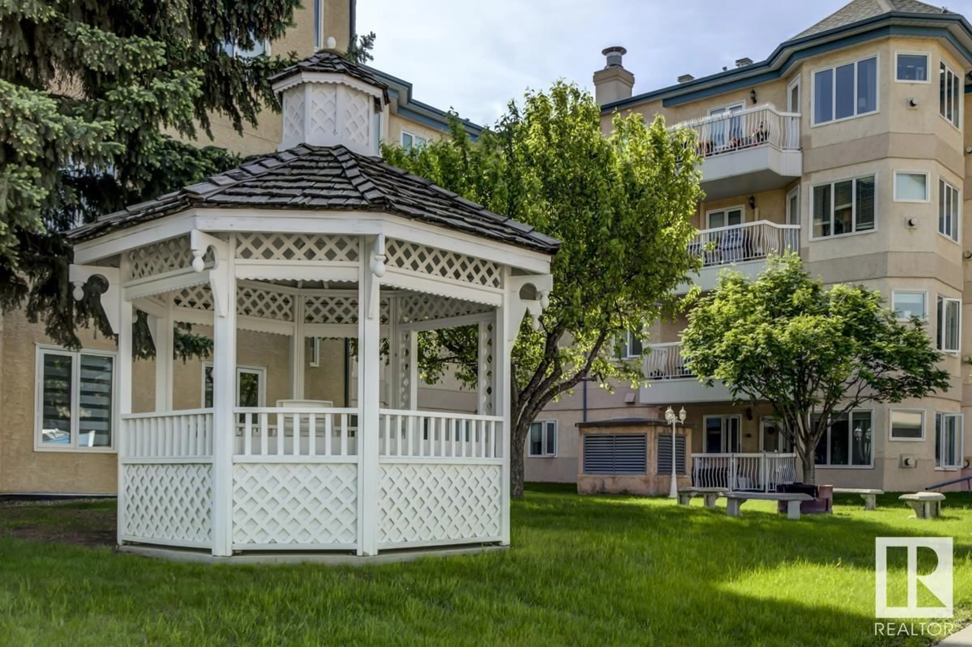 Patio, unknown for 105 - 10610 76 ST, Edmonton Alberta T6A3Y9