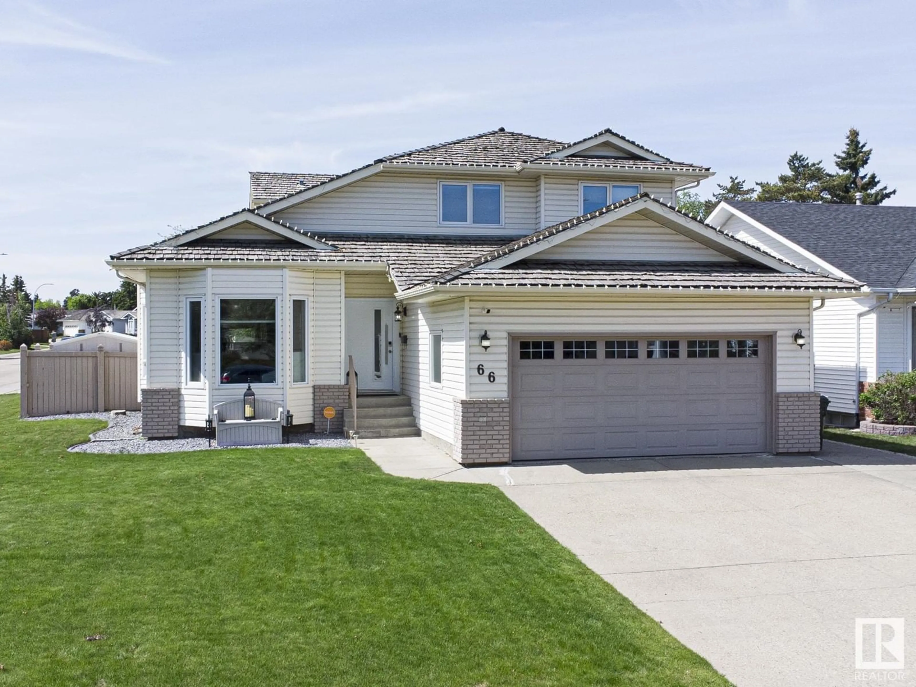 Home with vinyl exterior material, street for E - 66 NOTTINGHAM CR, Sherwood Park Alberta T8A5L5