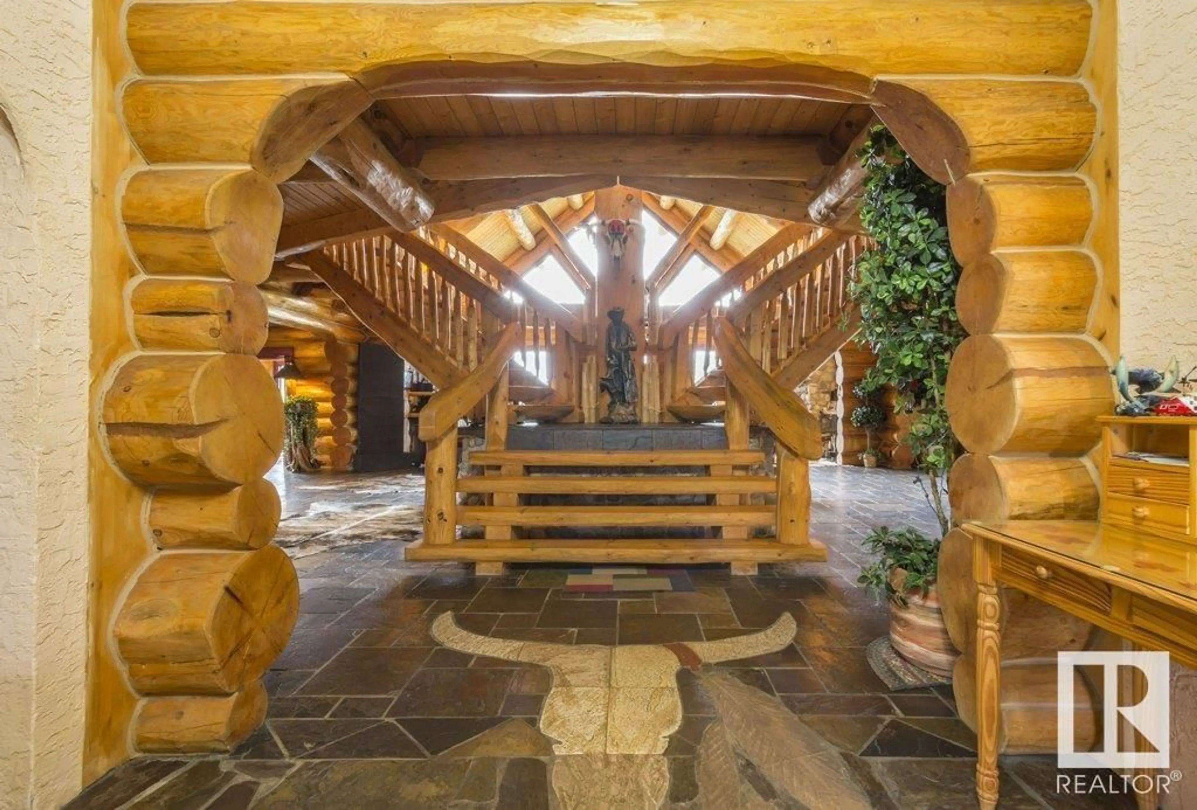 Indoor foyer for 55325 RR 222, Rural Sturgeon County Alberta T8K2N9