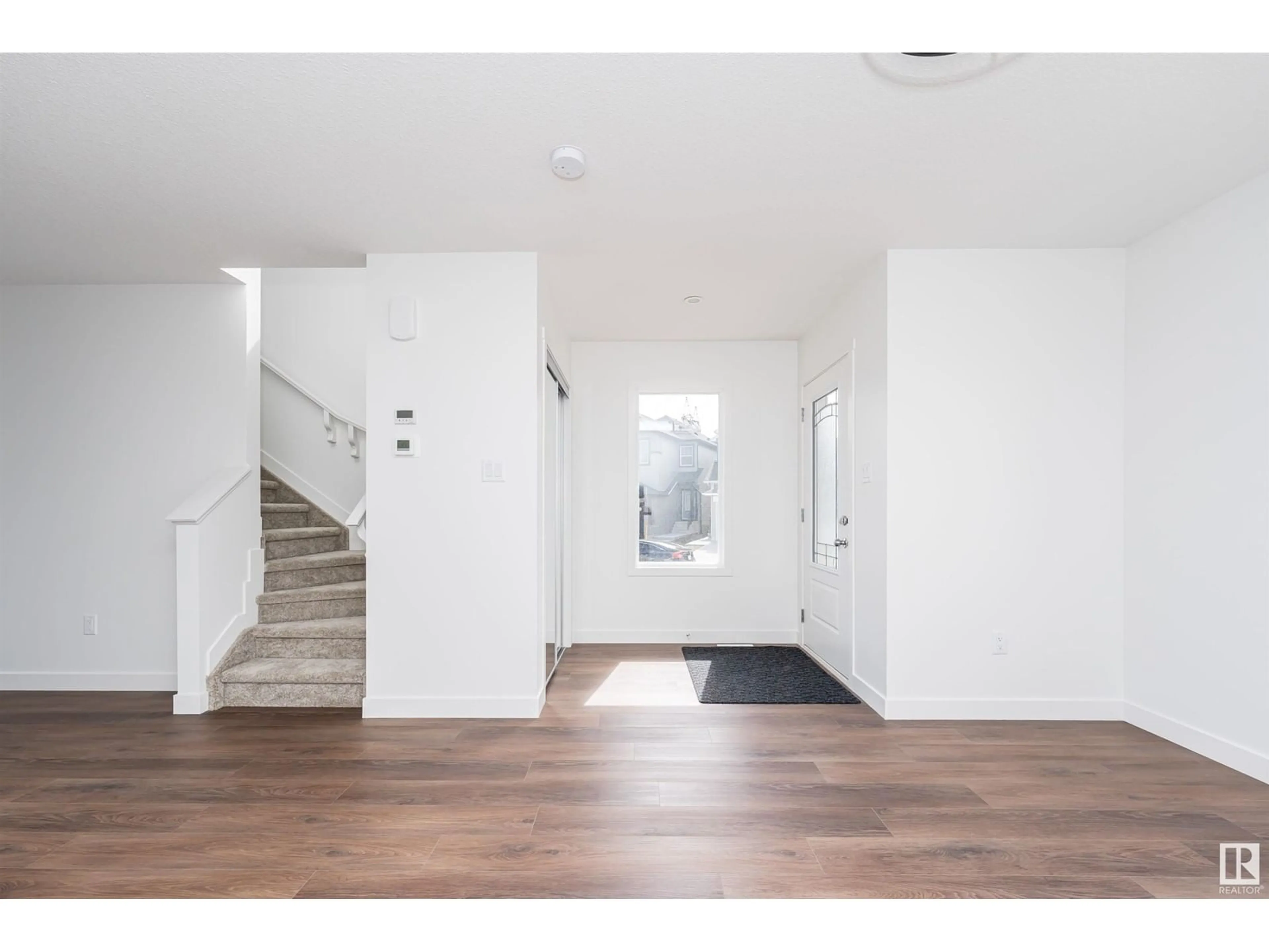 Indoor entryway for SW - 9526 CARSON BEND BN, Edmonton Alberta T6W5G7