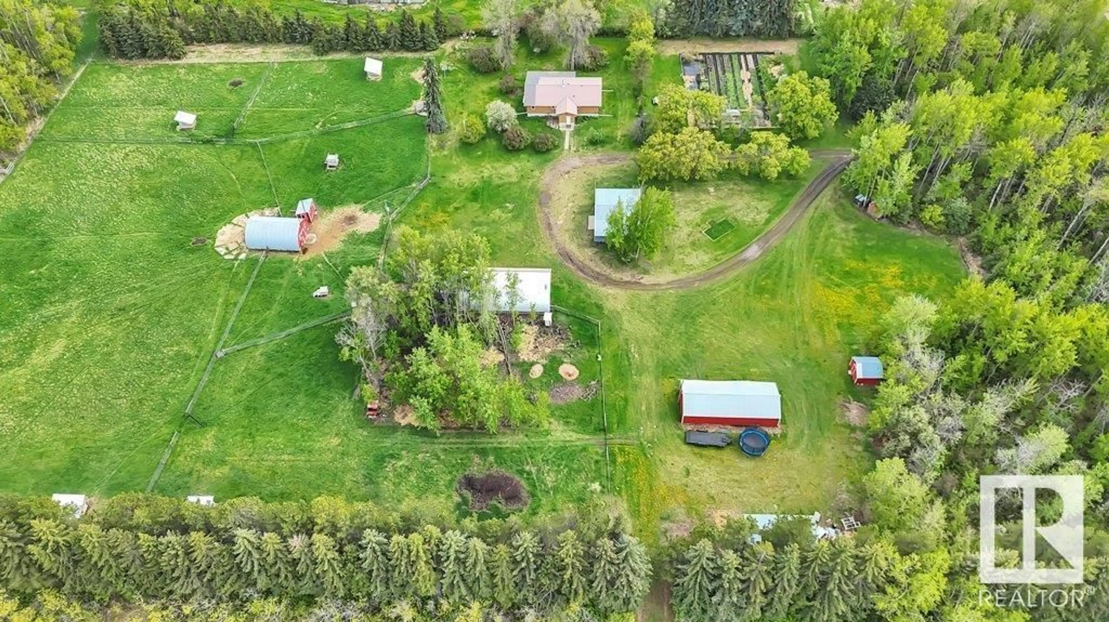 A pic from outside/outdoor area/front of a property/back of a property/a pic from drone, unknown for 461075 RR 53, Rural Wetaskiwin County Alberta T0C2X0