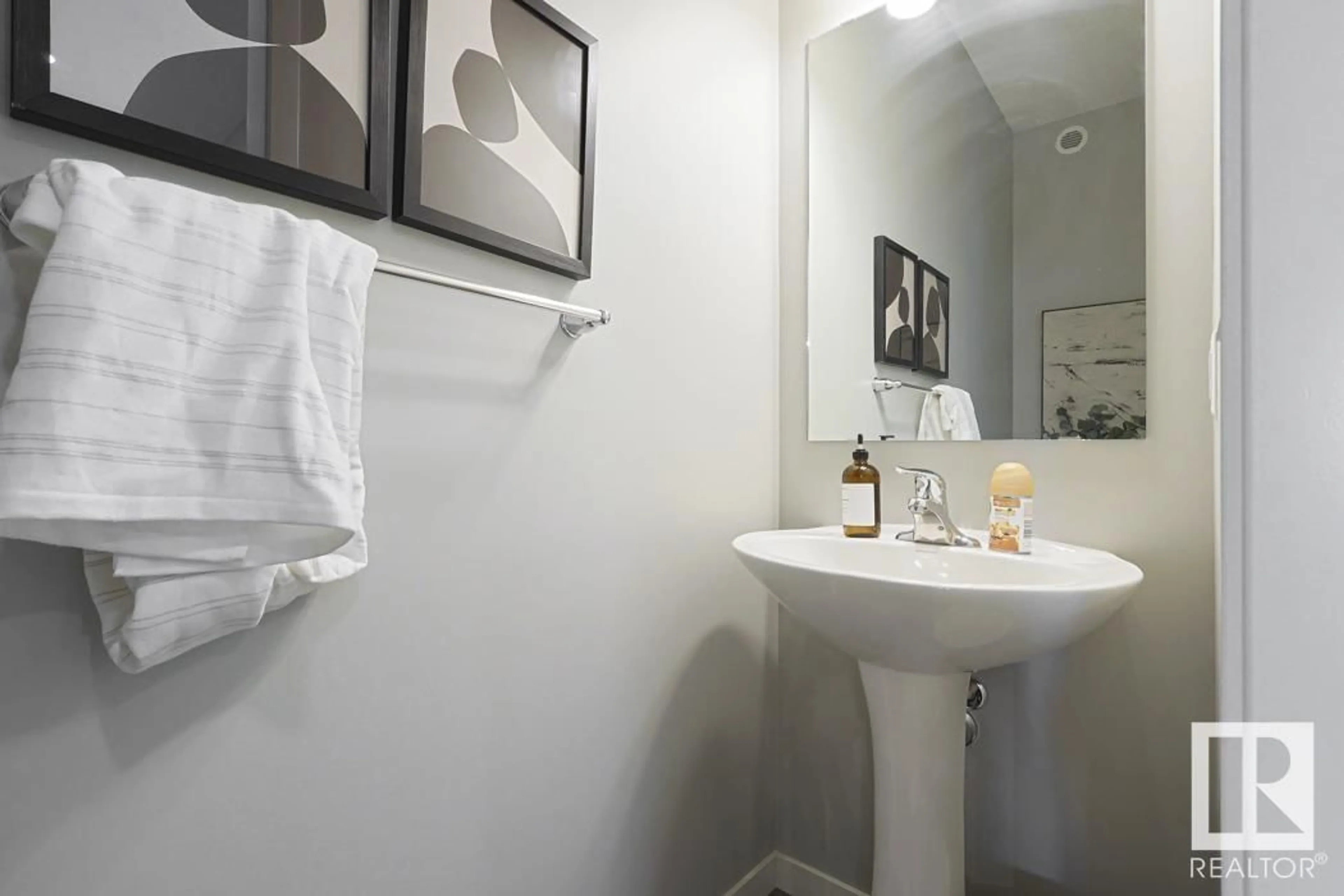 Standard bathroom, ceramic/tile floor for 6 SERENO, Fort Saskatchewan Alberta T8L0Z9