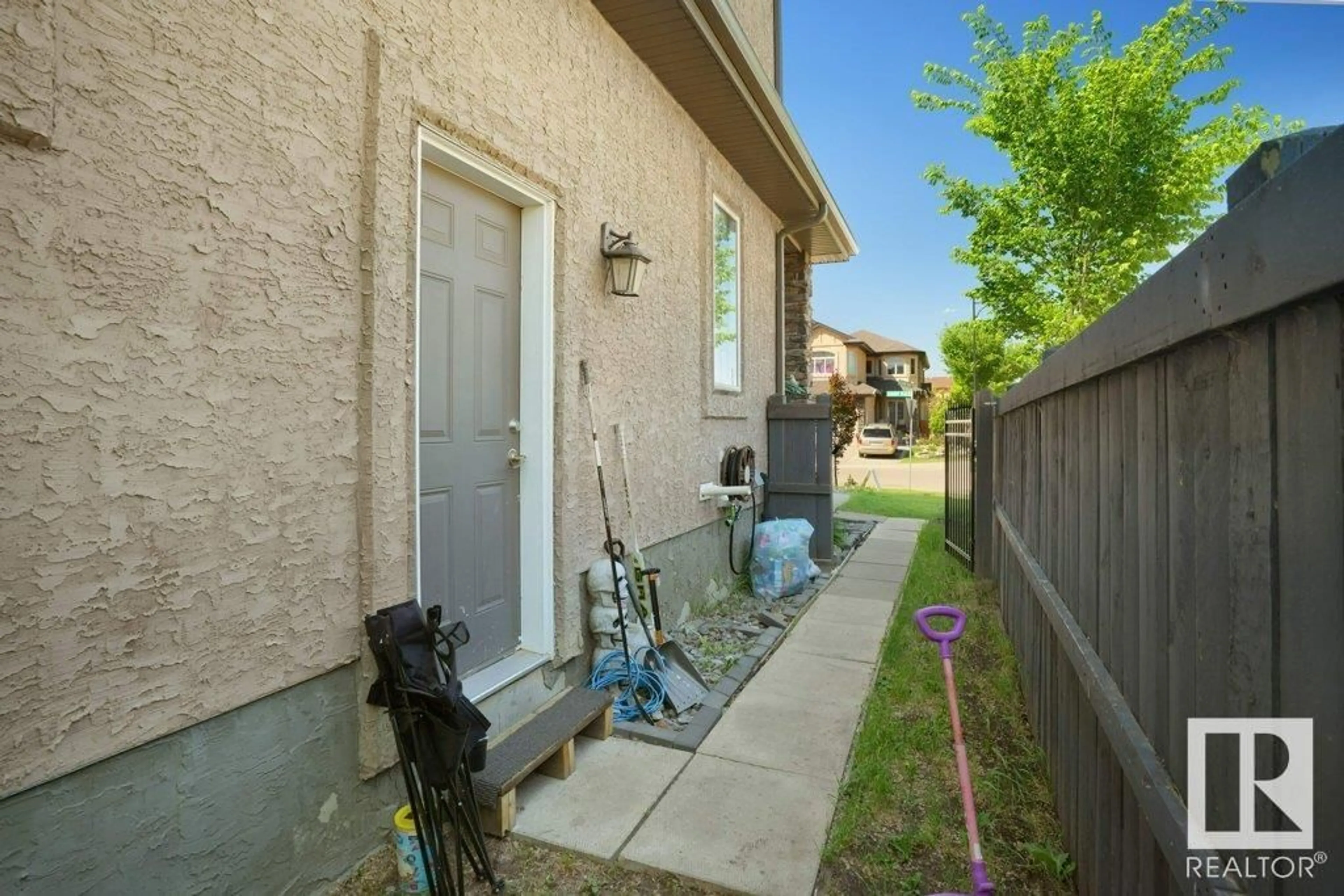 Patio, street for 703 ALBANY PL, Edmonton Alberta T6V0H9