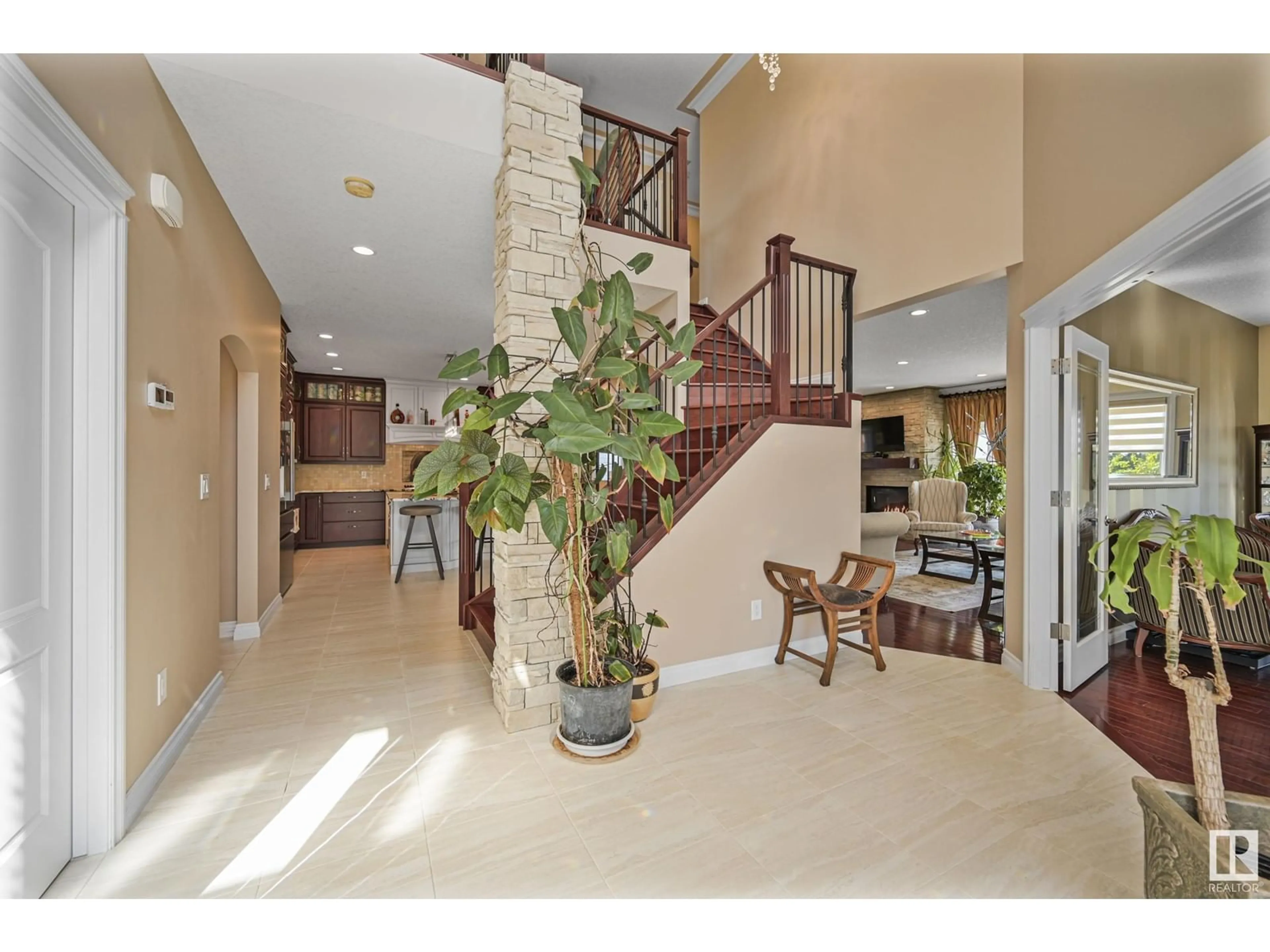 Indoor foyer for 13 52320 RGE ROAD 231, Rural Strathcona County Alberta T8B1A9